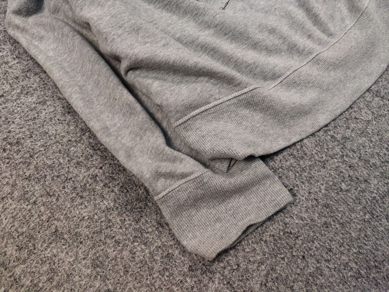 Uniqlo Uniqlo x Kaws Sesame Street Logo Gray Crew Chek Sweatshirt Size US L / EU 52-54 / 3 - 6 Thumbnail