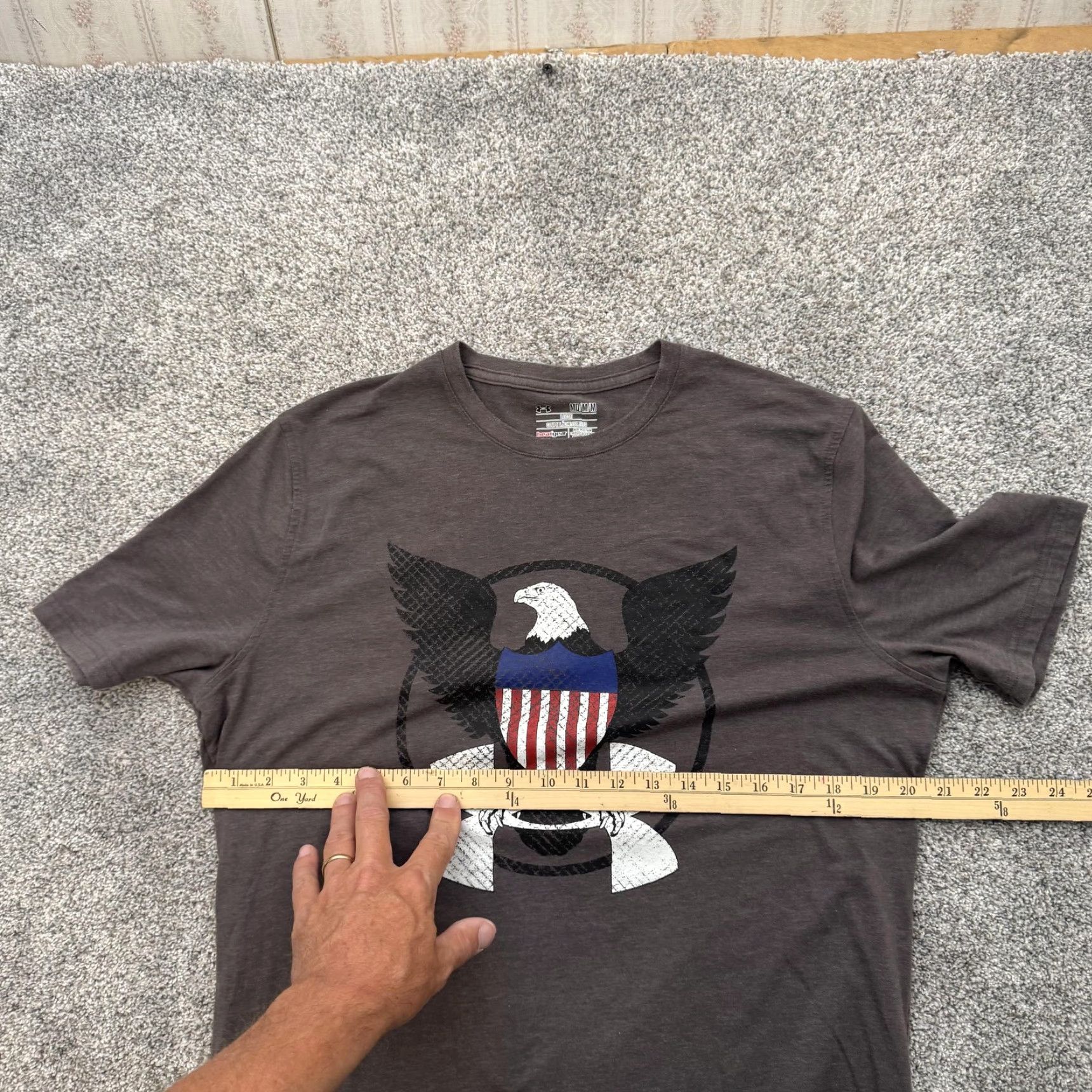 Under Armour Under Armour Shirt Mens Medium Gray HeatGear Eagle Shield USA Graphic Tee Top Size US M / EU 48-50 / 2 - 3 Thumbnail