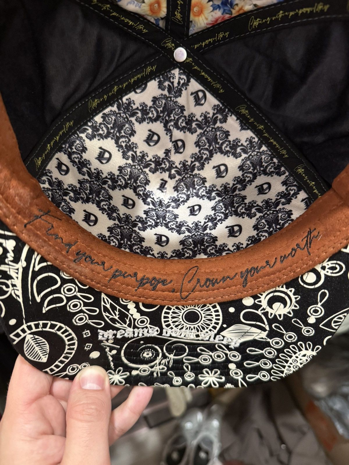 Other LA Dvniel Luu x gifted lifestyle collab number 78 out of 100 Size ONE SIZE - 9 Thumbnail