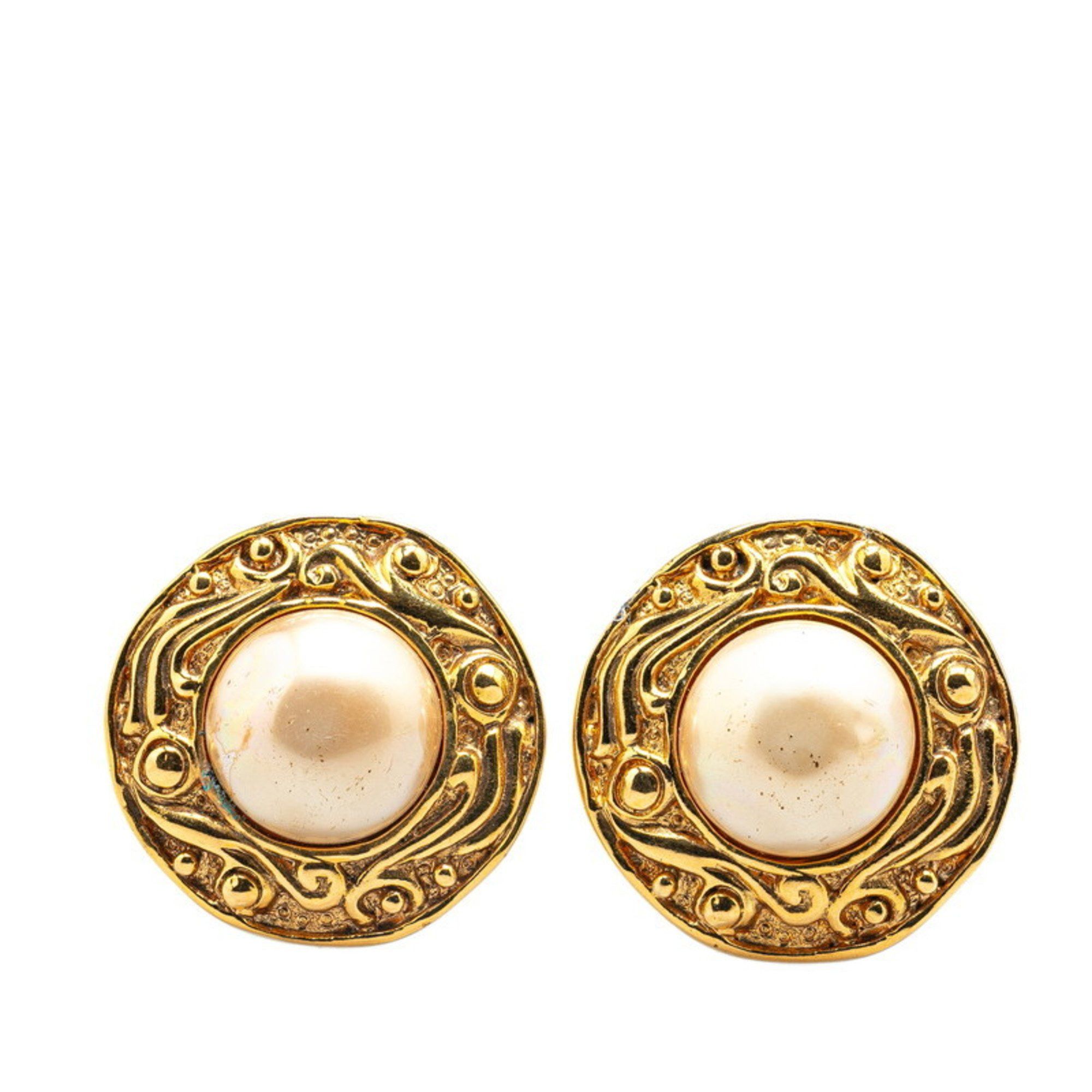 Chanel earring