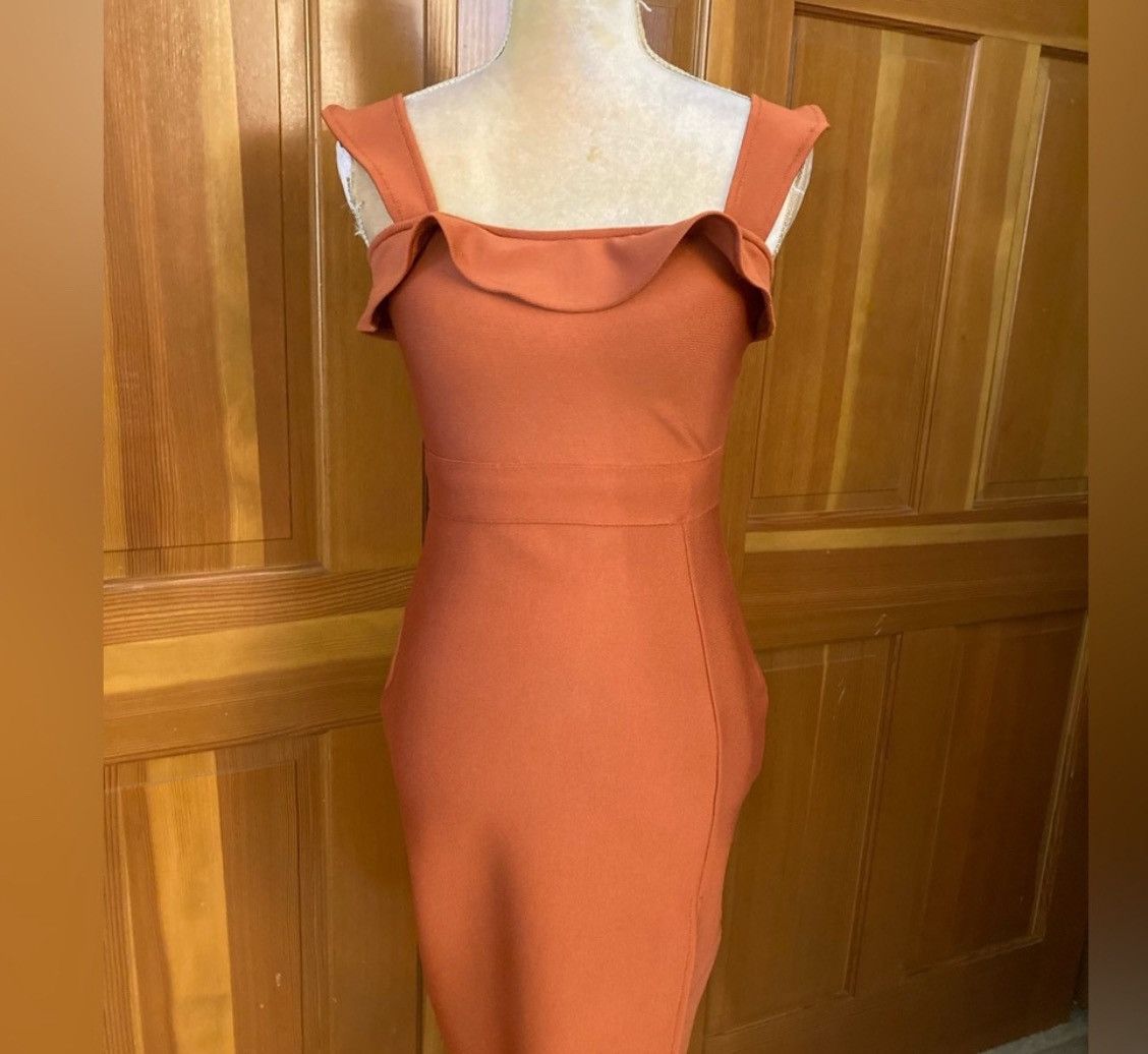 Designer × Other Nwt, Lavishly Paris Women’s Ruffle Trim Bandage Dress. Size M / US 6-8 / IT 42-44 - 2 Thumbnail