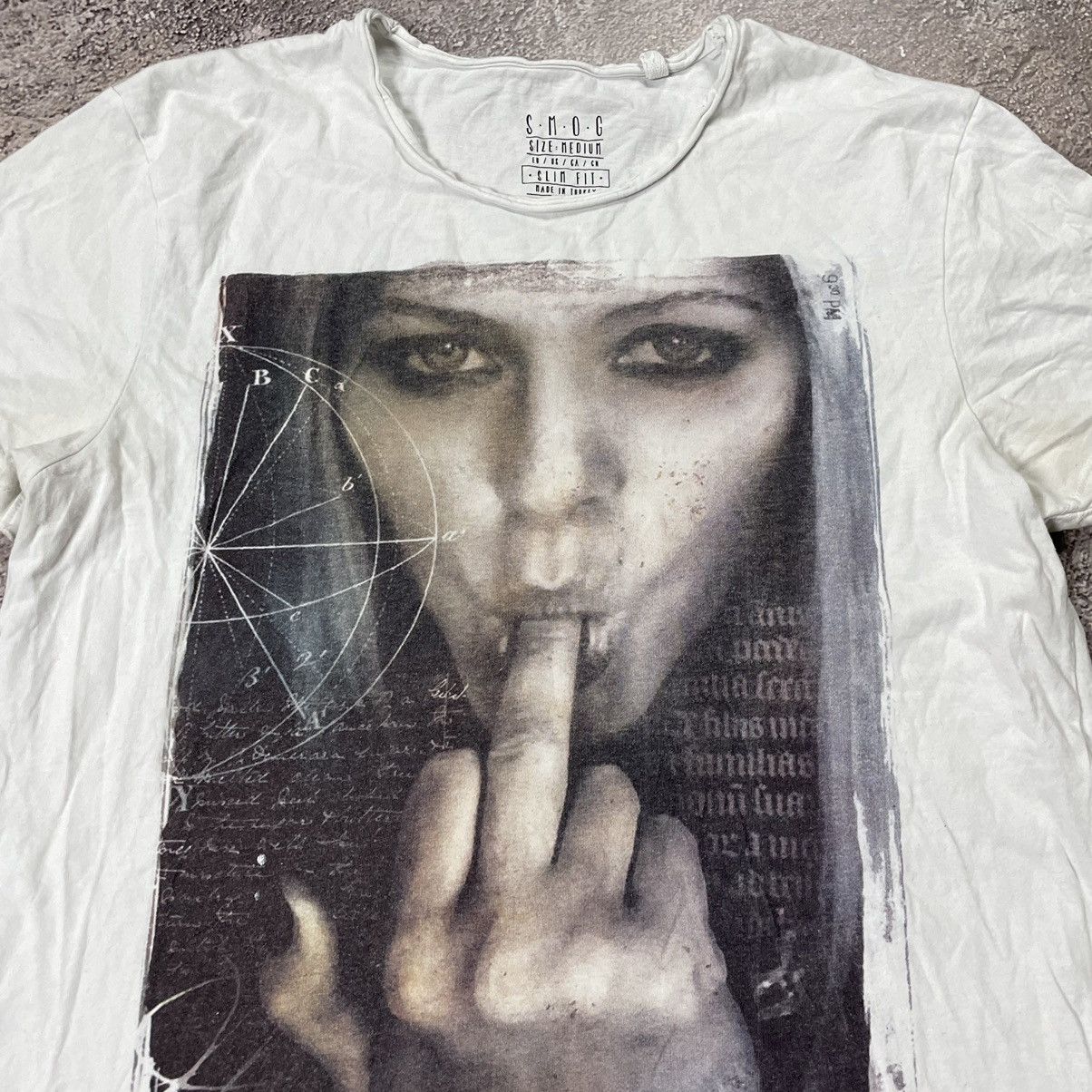 Vintage Vintage Y2K Graphic Tee Provocative Image Oversized Cream S Size US S / EU 44-46 / 1 - 5 Thumbnail
