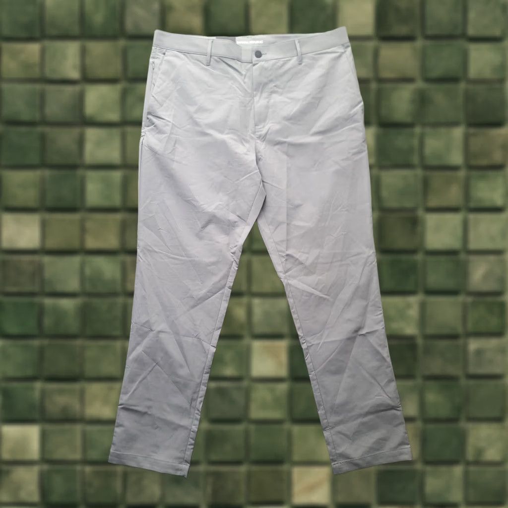 Banana Republic Banana Republic Pants Slim Straight Leg Flat Front 38x32 Men Casual Business Chino Gray 38 Regular Stackable Pockets Slim Fit Size US 38 / EU 54 - 1 Thumbnail
