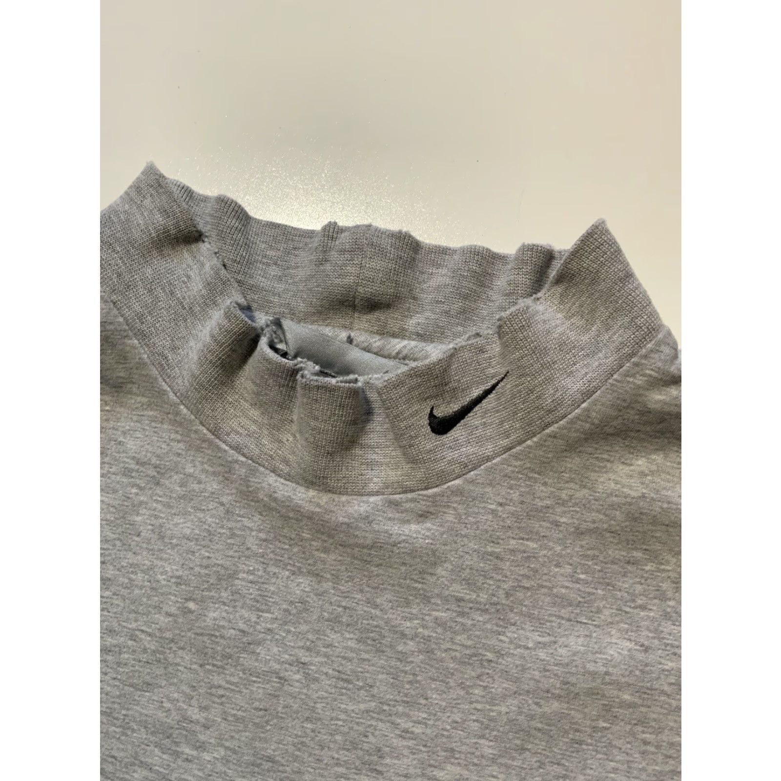 Nike VINTAGE Nike Sportswear Mock Neck Swoosh Heather Gray L/S T-Shirt M Mens Size M Size US M / EU 48-50 / 2 - 3 Thumbnail