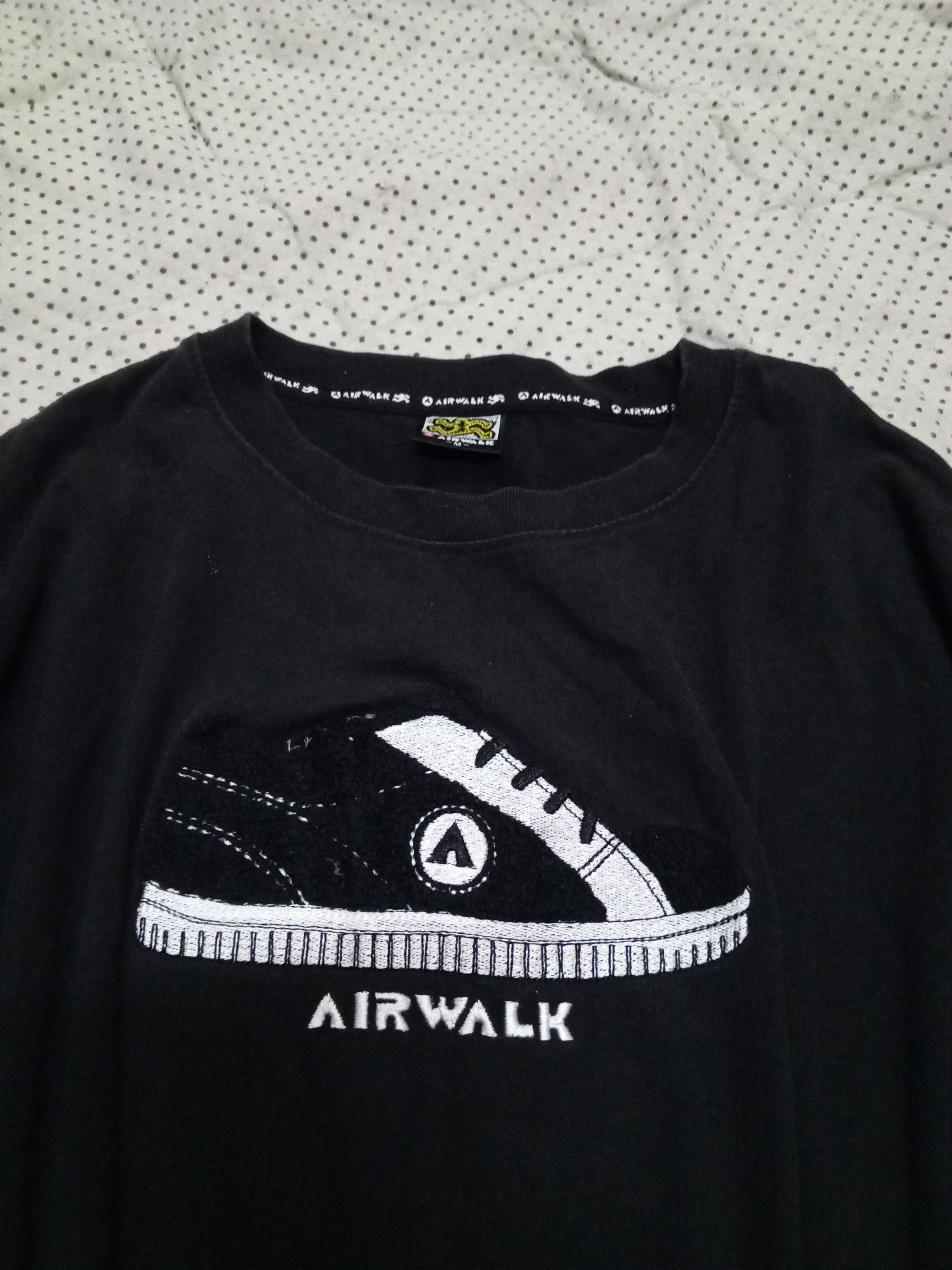 Airwalk AIRWALK TSHIRT velvet shoes rare Size US M / EU 48-50 / 2 - 5 Thumbnail