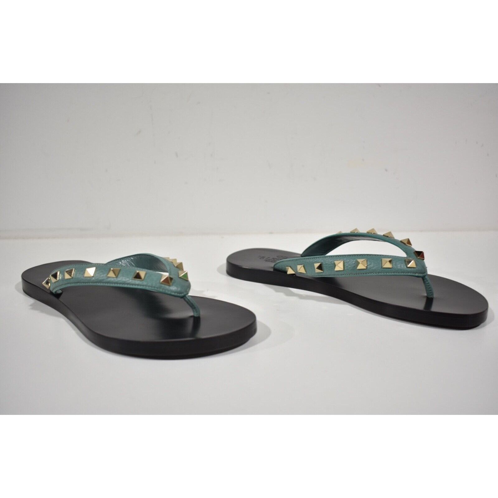 Valentino Valentino Rockstud Green Stud Black Leather Thong Sandal Size US 7.5 / IT 37.5 - 4 Thumbnail