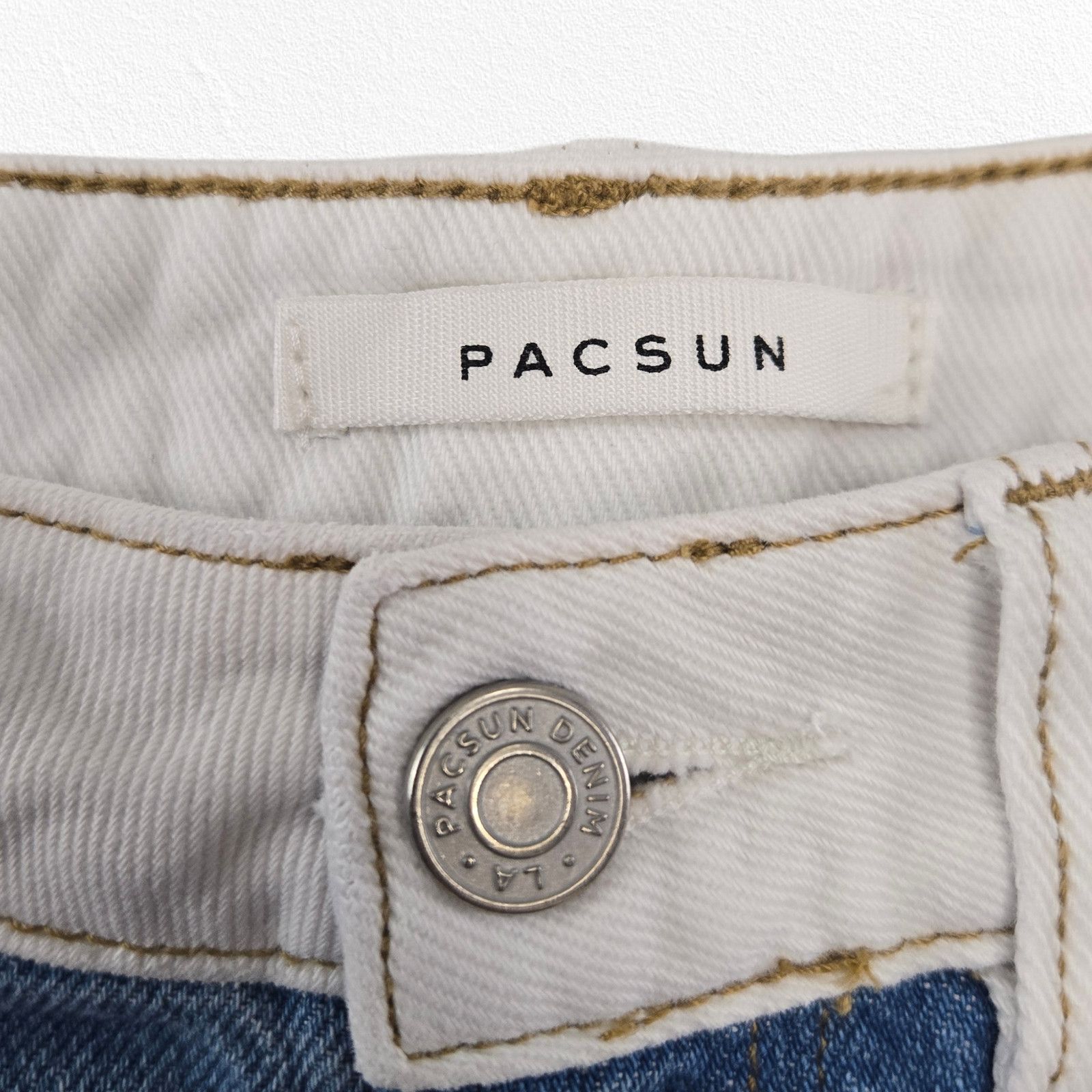 Pacsun Two Toned Mom Short Denim Shorts Size 26 Size 26" / US 2 / IT 38 - 4 Thumbnail