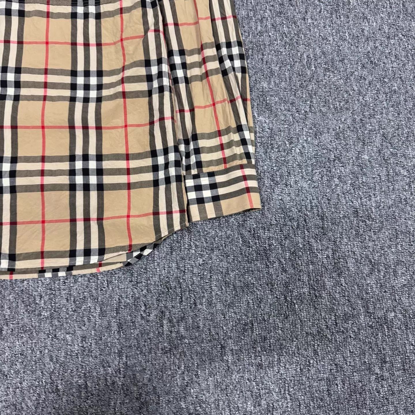 Burberry Plaid Long-Sleeve Button-Up Shirt Size US M / EU 48-50 / 2 - 3 Thumbnail