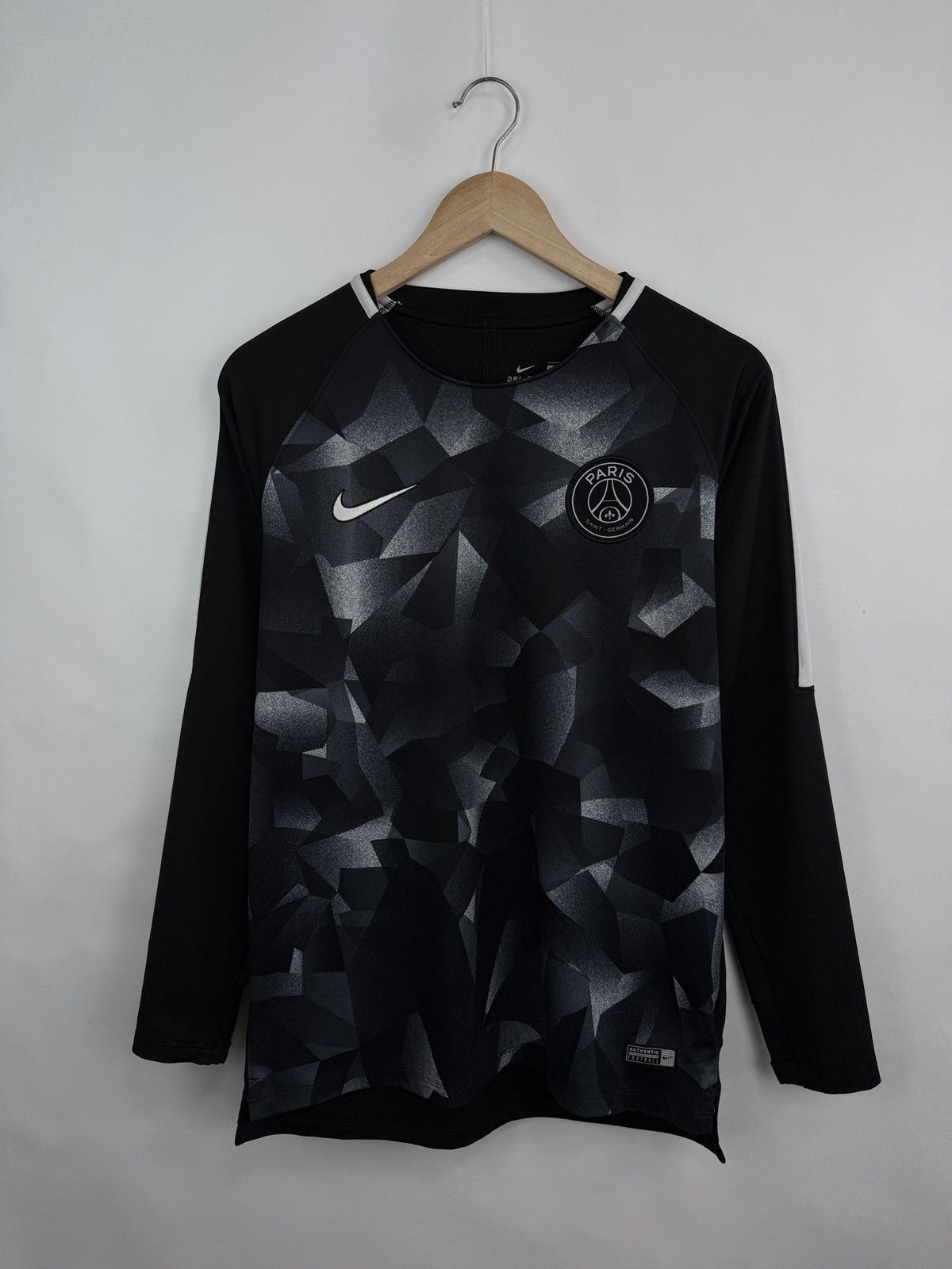 Nike 🇫🇷 Nike PSG Paris Saint Germain 2017 2018 Soccer Long Sleeve Size US M / EU 48-50 / 2 - 5 Thumbnail