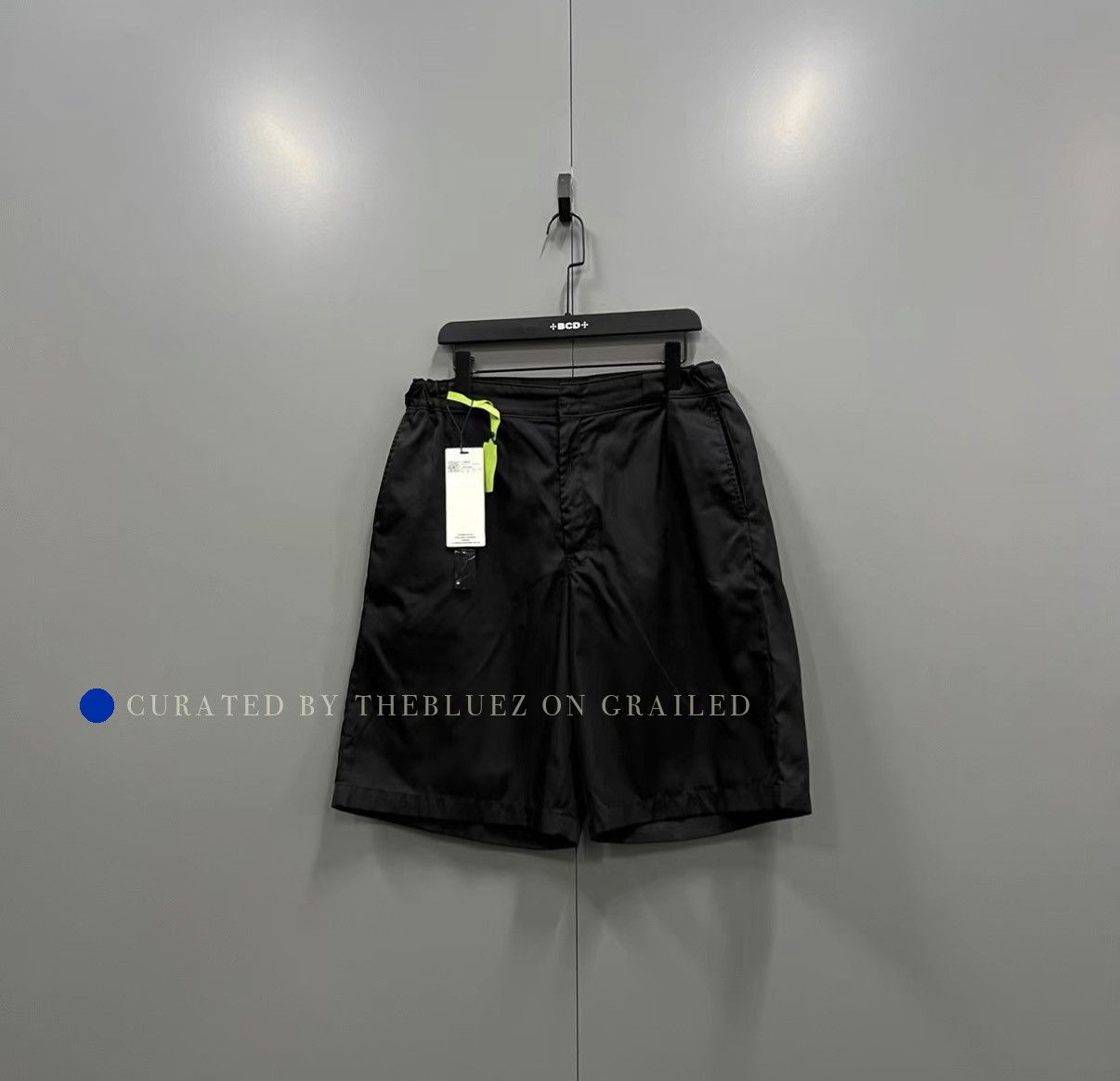 Prada Black Nylon Triangle Logo Shorts Size US 36 / EU 52 - 1 Thumbnail