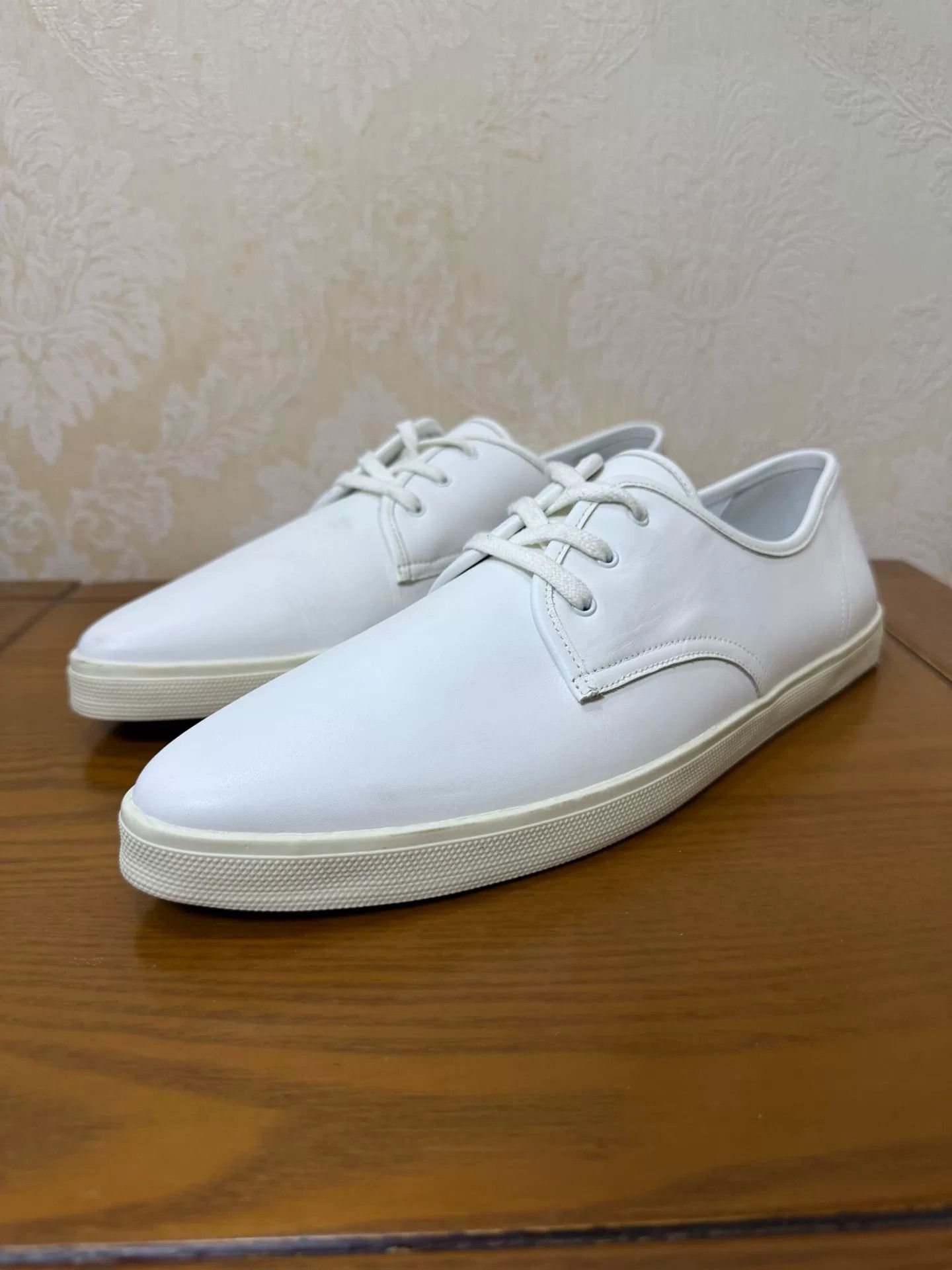 Celine Celine White Lowtop Sneakers 44 Men Size US 10.5 / EU 43-44 - 1 Thumbnail