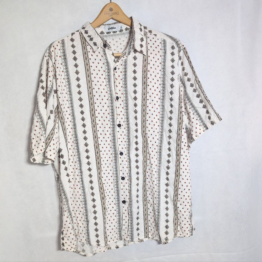 Other Vatpave White floral " summer shirt" sz XXL Size US XXL / EU 58 / 5 - 1 Thumbnail