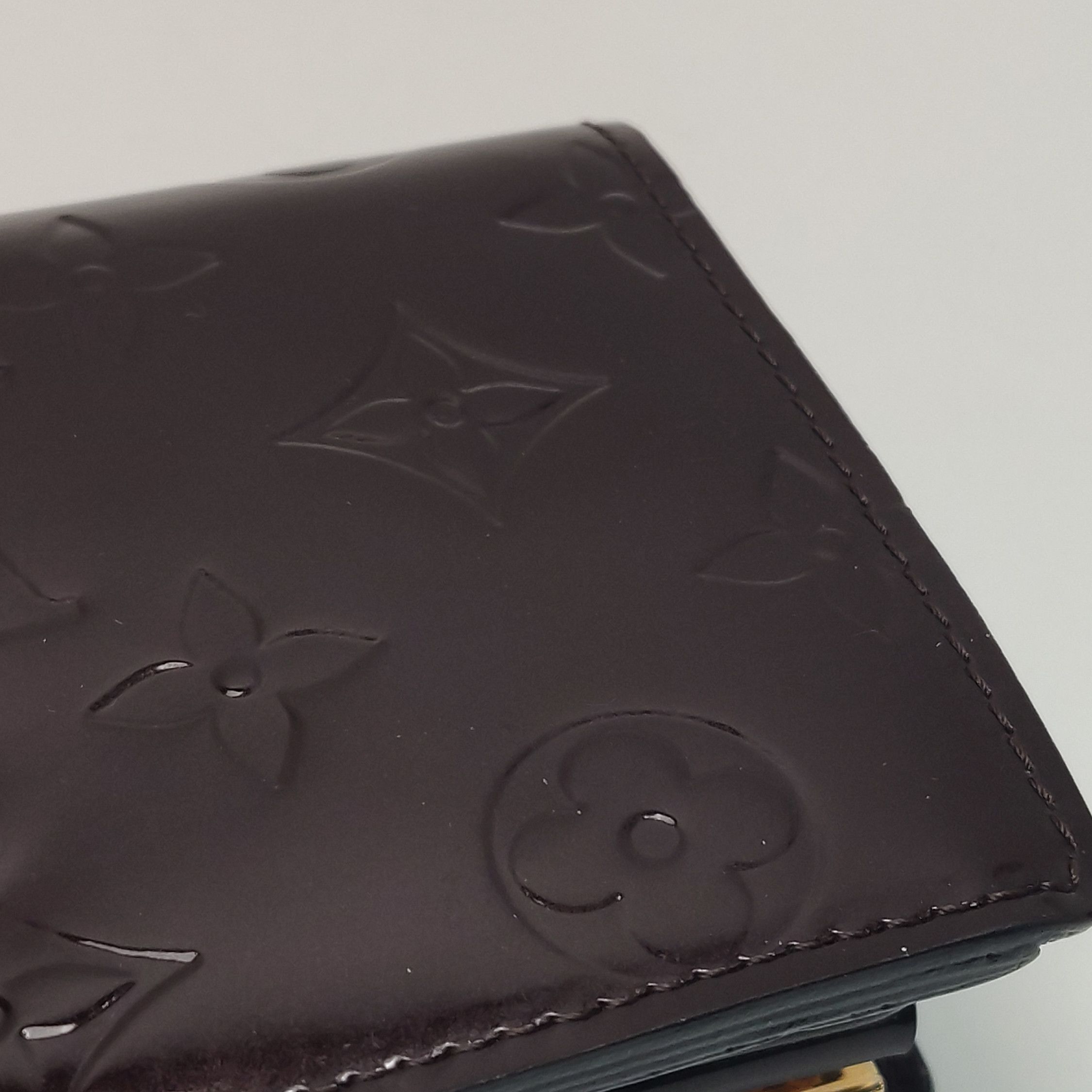 Louis Vuitton Louis Vuitton (LV) Patent leather solid color embossed mono Size ONE SIZE - 6 Thumbnail