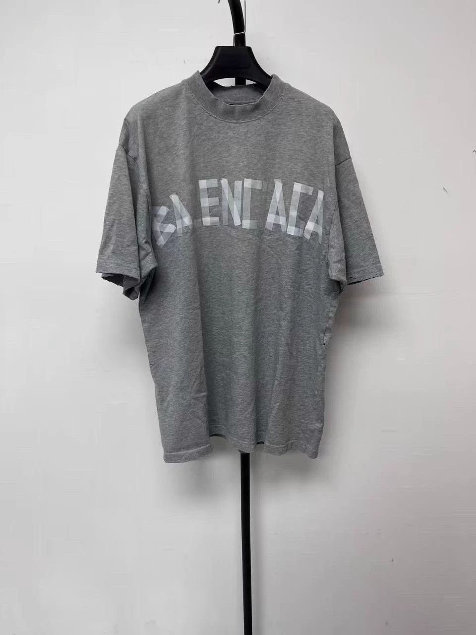Balenciaga Balenciaga Gray Logo Short Sleeve Tee Unisex XXS Near New Size US XXS / EU 40 - 1 Thumbnail