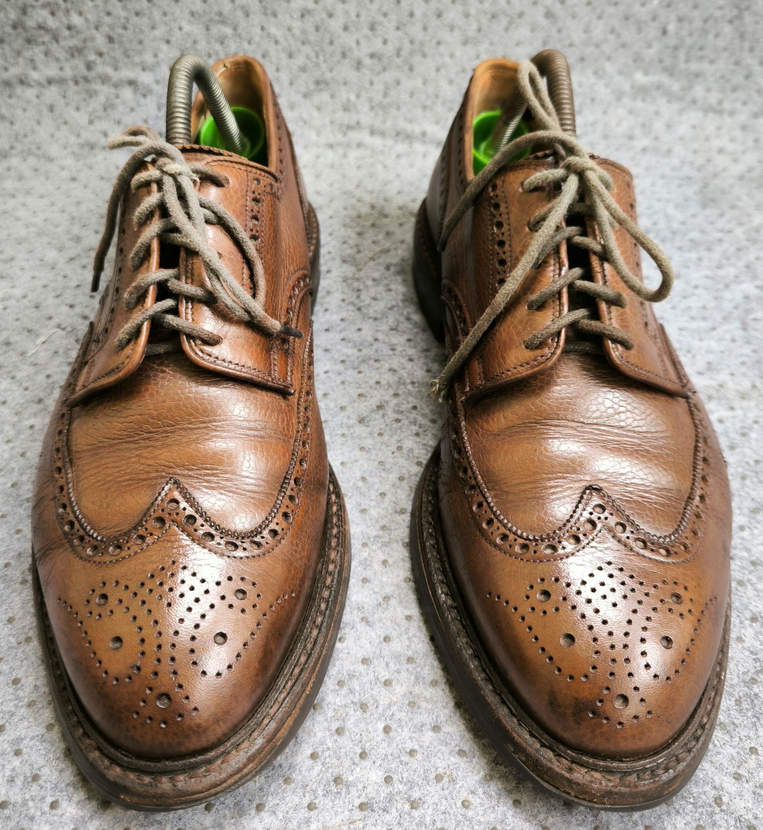 Crockett & Jones CROCKETT & JONES Pembroke Tan Scotch Grain wingtip shoes Size US 9.5 / EU 42-43 - 3 Thumbnail