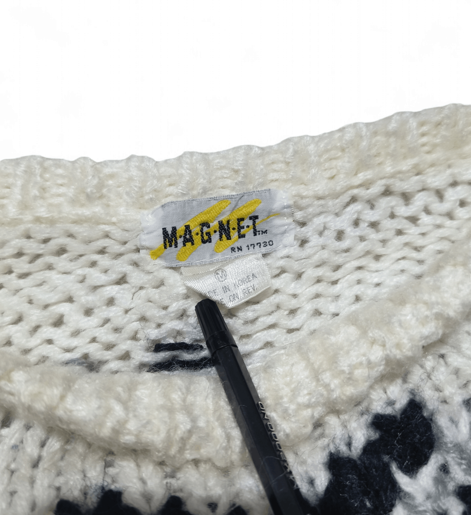 Vintage MAGNET Women's Ski Embroidered Motifs Knit Sweater