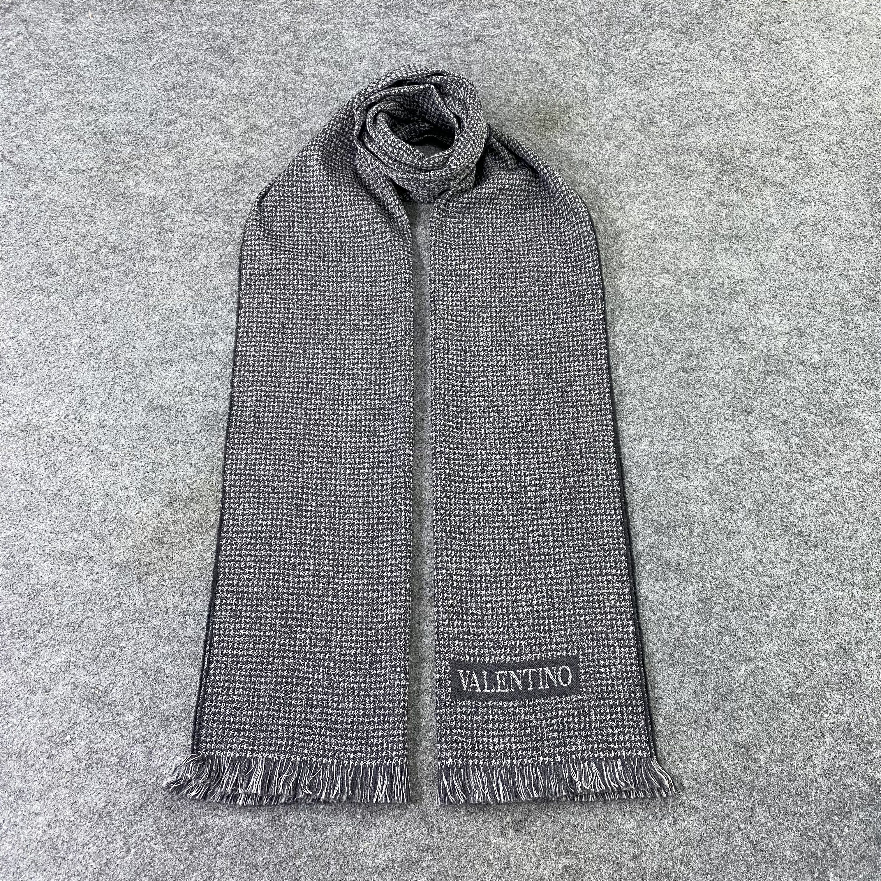 Valentino Valentino Wool Scarf / Muffler / Neckwear T1318 Size ONE SIZE - 1 Thumbnail