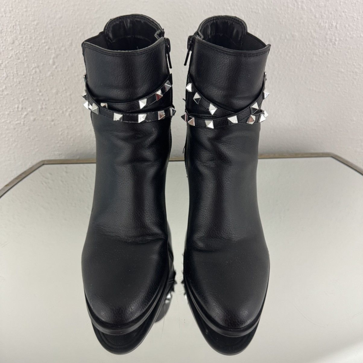 Nine West NINE WEST Black Faux Leather Donda Silver Stud Ankle Boots Size US 8.5 / IT 38.5 - 6 Thumbnail