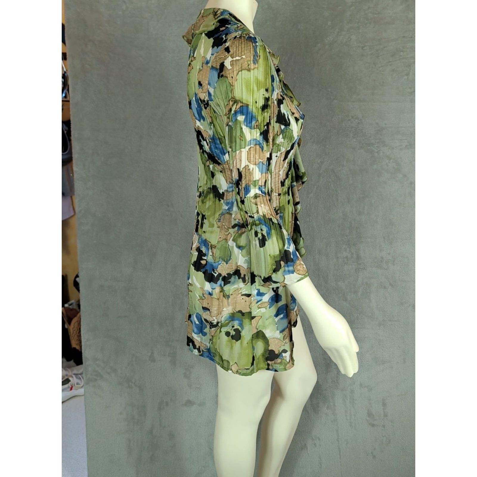 Vintage VINTAGE Allison Taylor Top Shirt Green Floral V-Neck Chiffon 3/4 Sleeve Ruffle Forest Fairy Womens S Size S / US 4 / IT 40 - 6 Thumbnail
