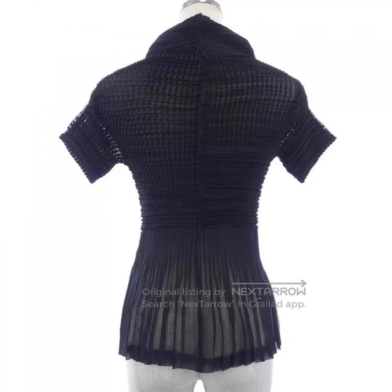 Issey Miyake Issey Miyake 3D Pleated Top Size L / US 10 / IT 46 - 2 Thumbnail
