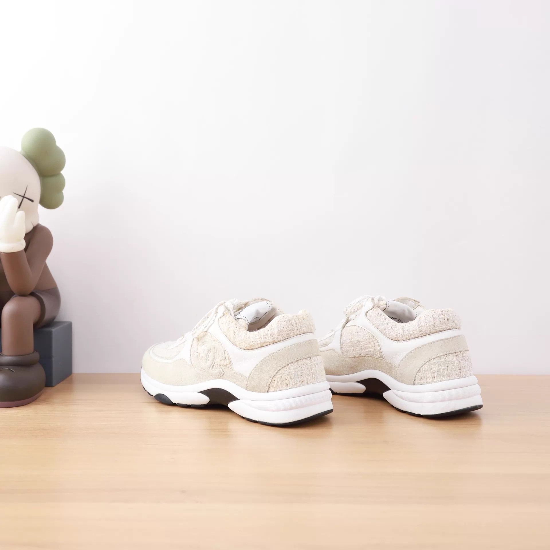 Chanel Chanel Low-Top Sneakers 37.5 Size US 7 / IT 37 - 5 Thumbnail