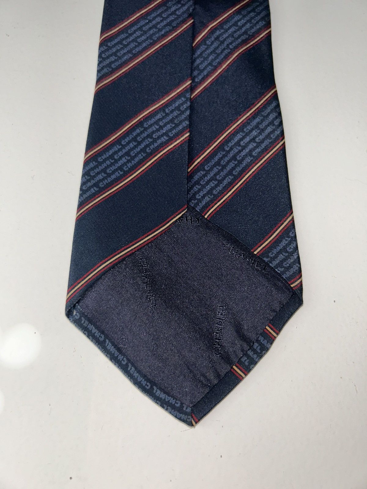 Chanel Chanel Navy Blue & Red Striped Men's Silk Neck Tie Size ONE SIZE - 5 Thumbnail