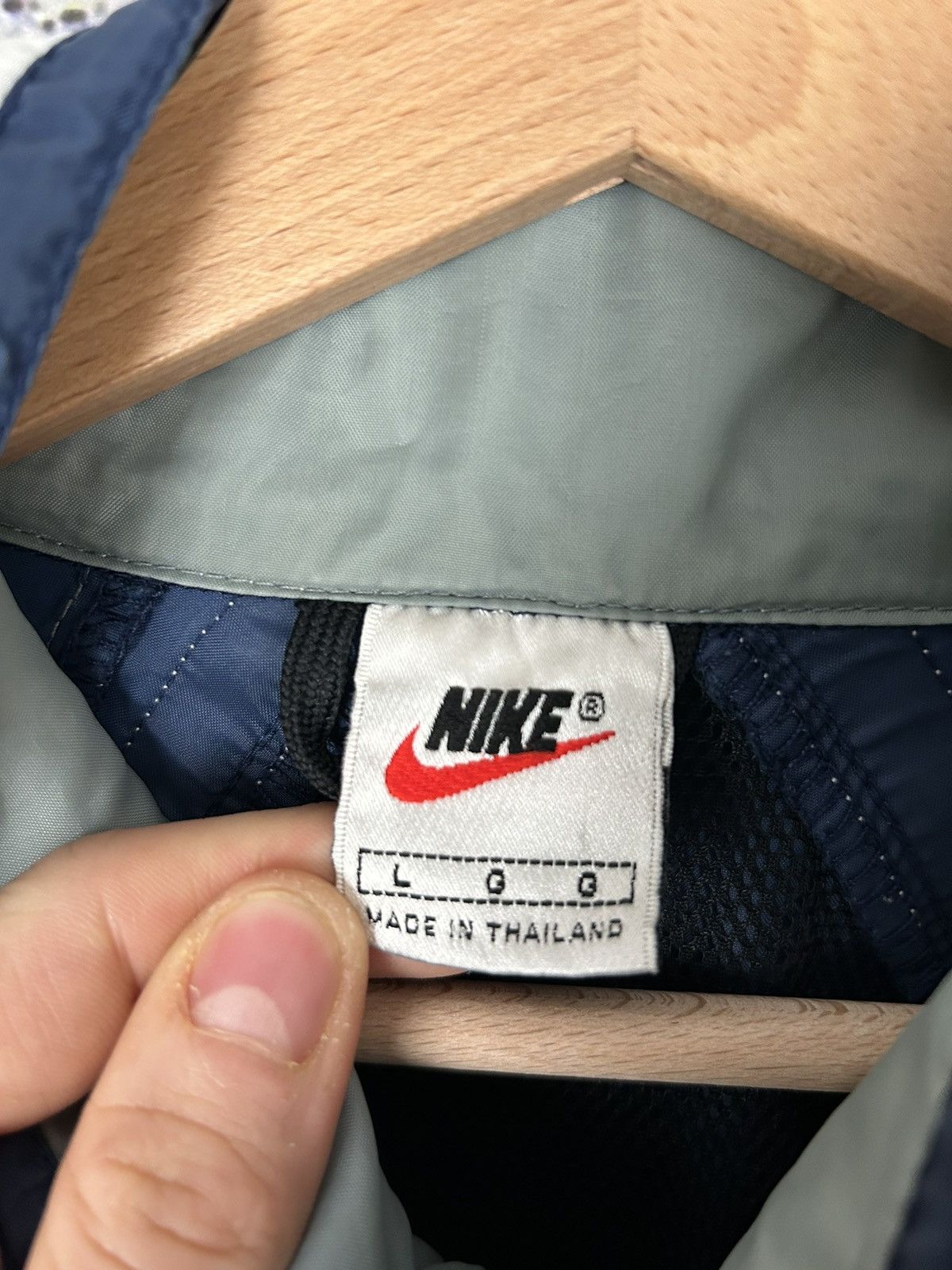 Nike Vintage Nike 90s Light Nylon Jacket Streetwear Drill Rap Size US L / EU 52-54 / 3 - 6 Thumbnail