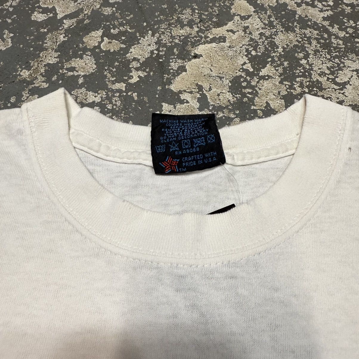 Other Vintage Hooters Hunt Club Graphic Women 90s USA Tshirt Size US L / EU 52-54 / 3 - 9 Thumbnail