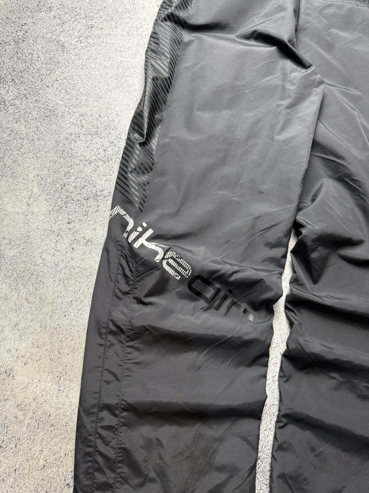 Nike Vintage Nike Air Max Drill Pants Japanese Y2K Gorpcore Size US 34 / EU 50 - 22 Thumbnail