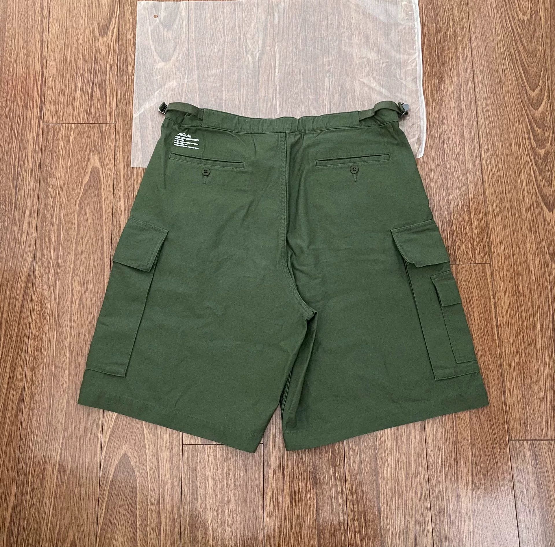 Japanese Brand FreshService Back Satin Cargo Shorts Size US 30 / EU 46 - 1 Thumbnail