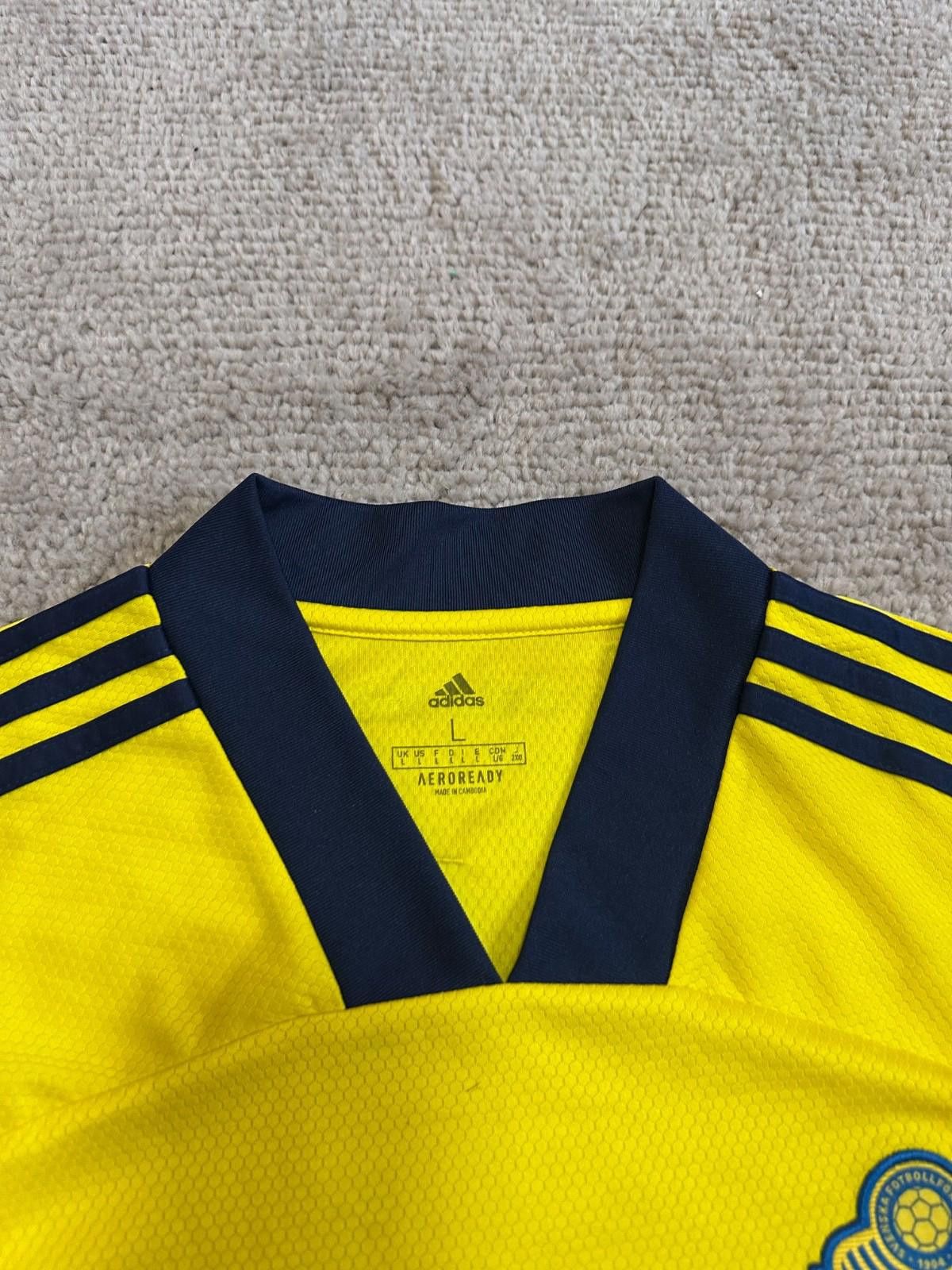 Adidas Adidas Sweden 2019/20 Home Football Shirt Soccer Jersey Sz L Size US L / EU 52-54 / 3 - 4 Thumbnail