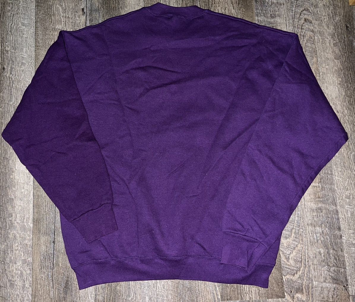 Vintage Vintage Lakers Fruit of the Loom Crewneck Sweater size XL Size US XL / EU 56 / 4 - 4 Thumbnail