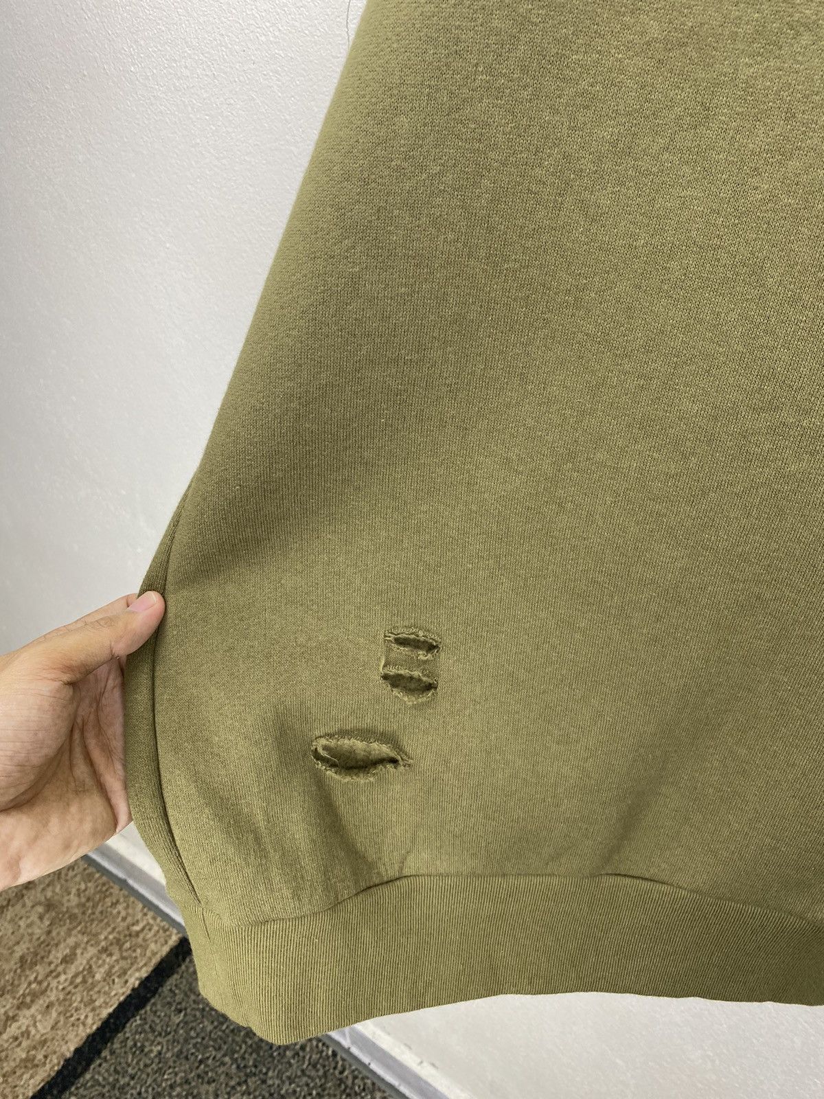 Jun Takahashi UNDERCOVER by Jun Takahashi Ripped Oversized Jumper Size US M / EU 48-50 / 2 - 6 Thumbnail