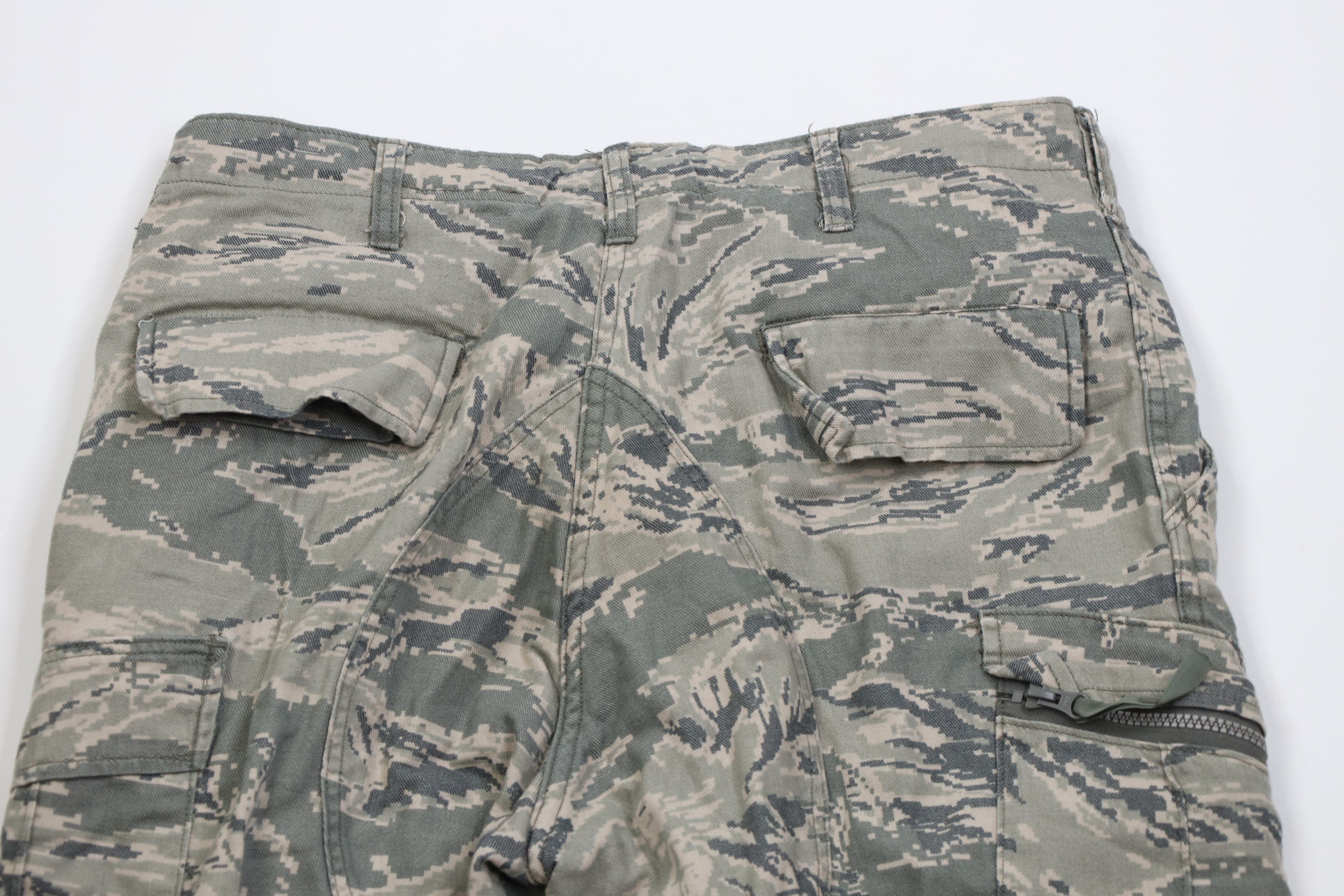 Vintage Vintage Y2K USGI Long Airmans Battle Camouflage Cargo Pants Size US 34 / EU 50 - 13 Thumbnail