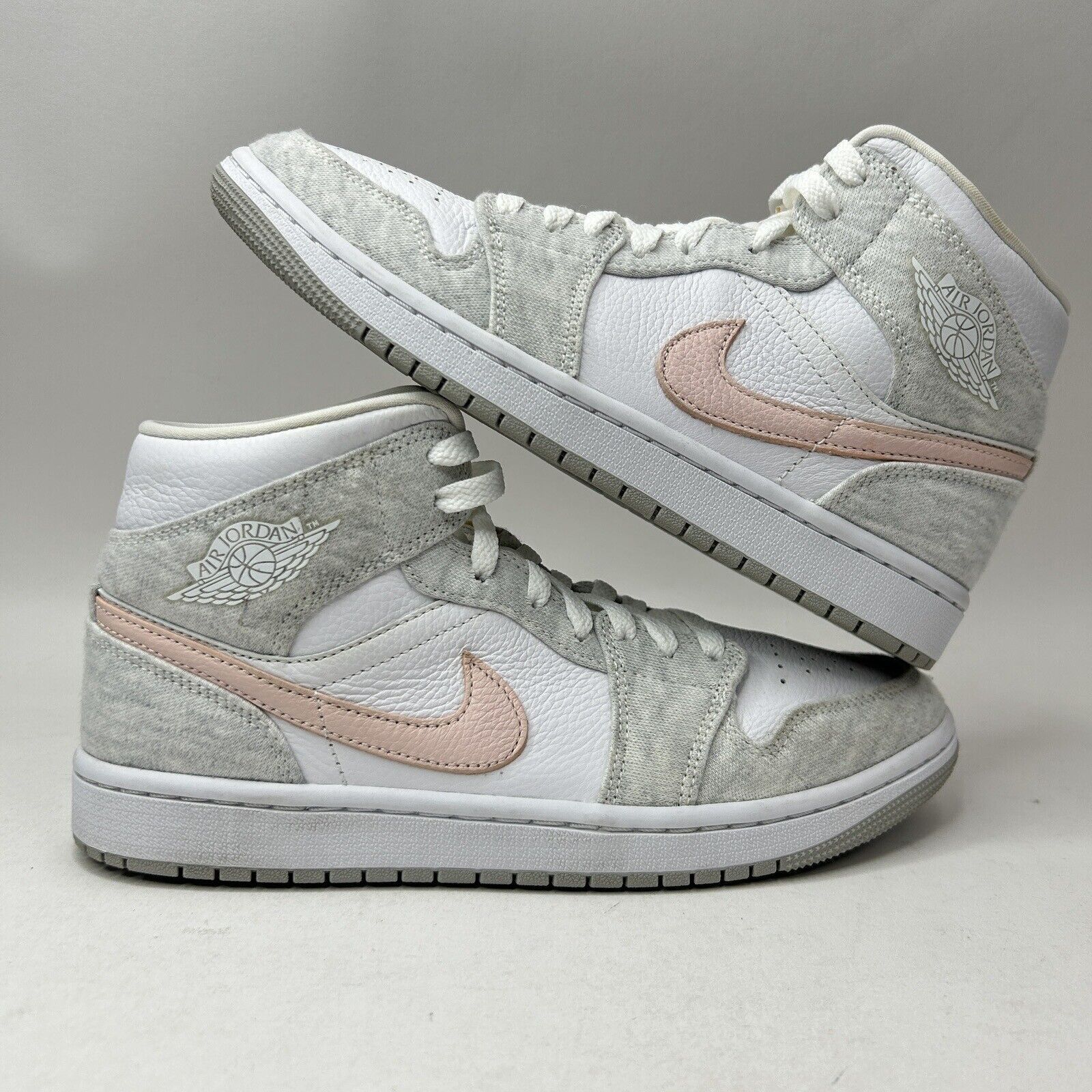 Jordan Brand Nike Air Jordan 1 Mid SE WMNS “Light Iron Ore Grey” 2023 Size US 9 / IT 39 - 1 Thumbnail