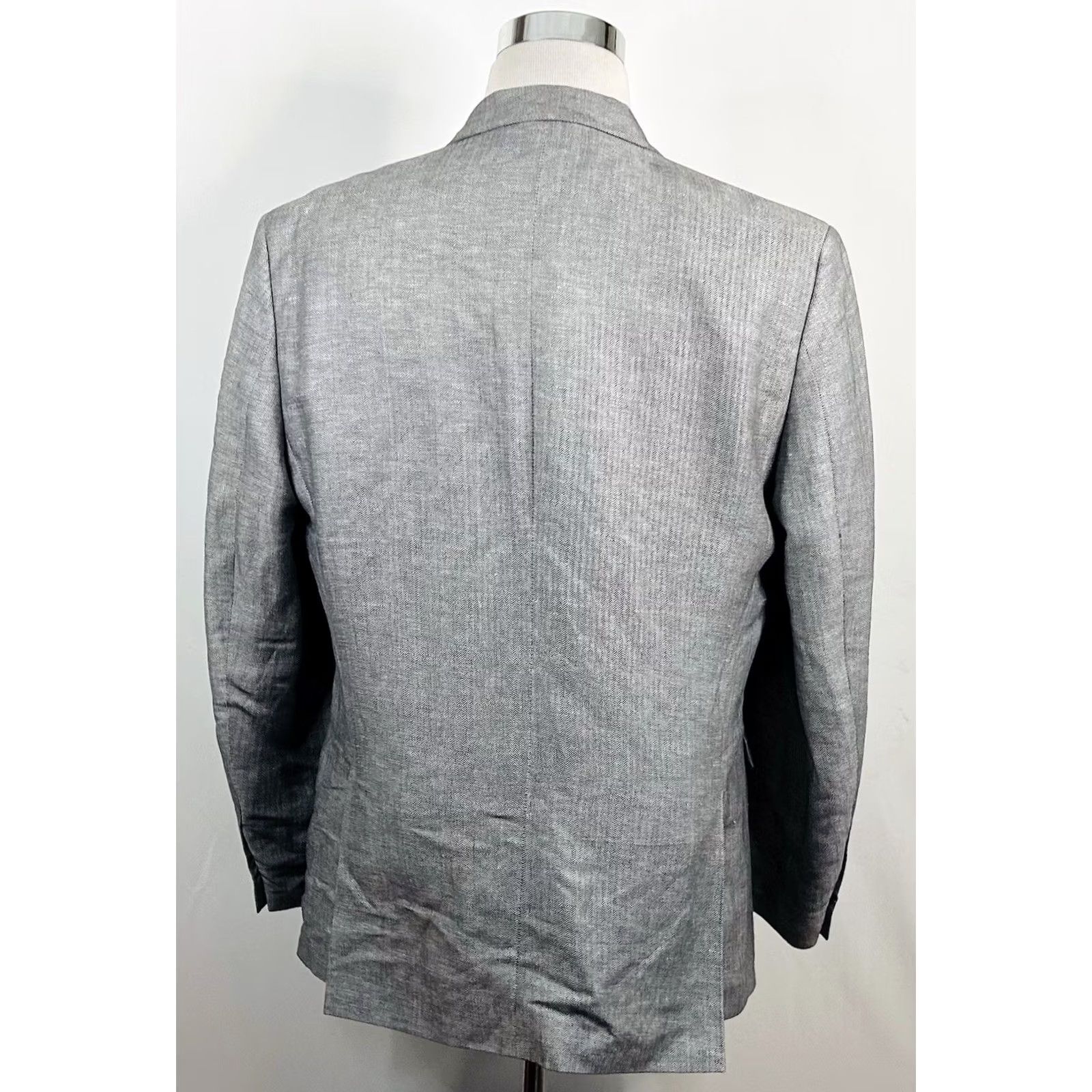 Tommy Hilfiger Tommy Hilfiger Sport Coat Gray Herringbone Linen Blend 44L Two Button Vented Notch Lapel Size US XS / EU 42 / 0 - 6 Thumbnail