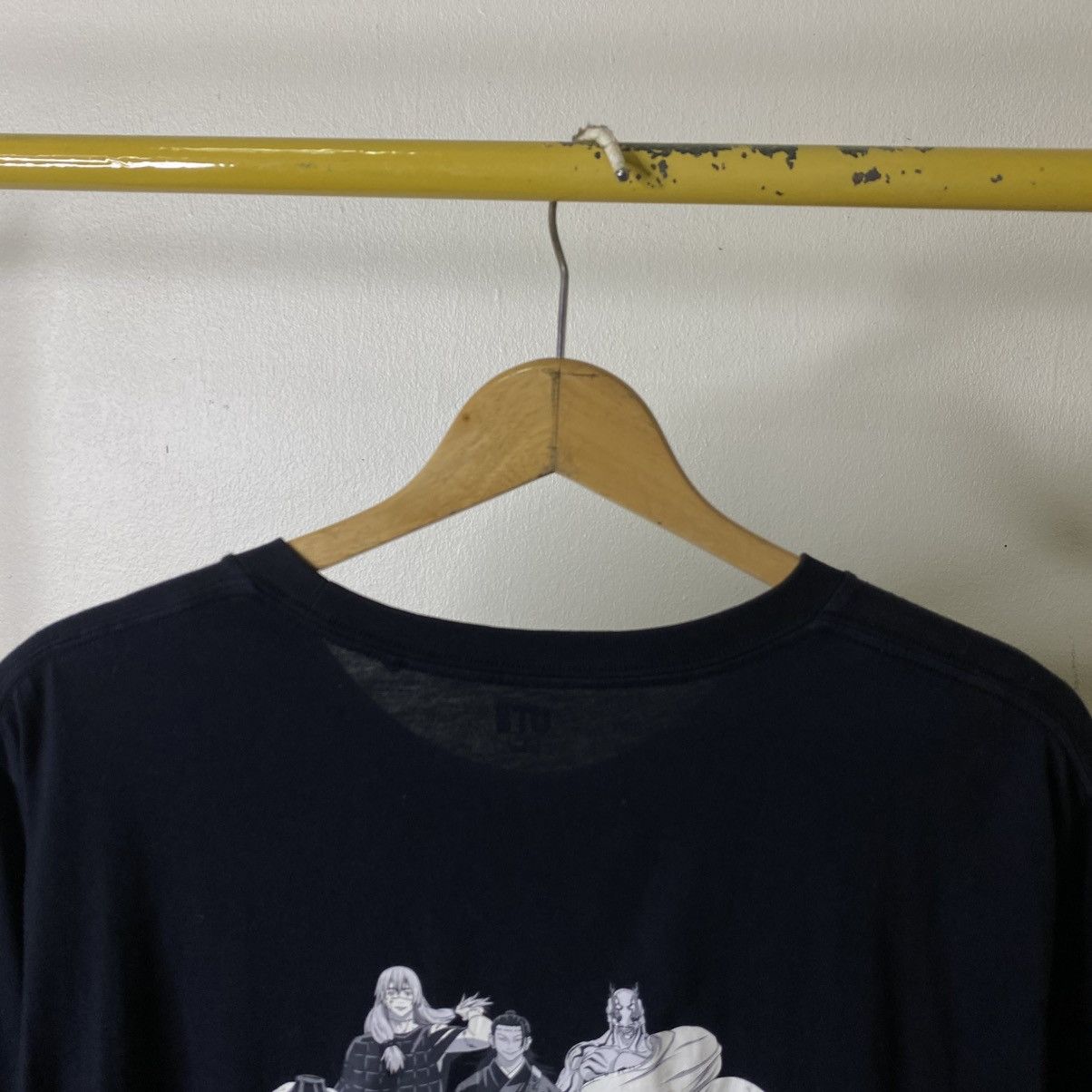 Uniqlo UT Anime Jujutsu Kaisen Manga Series Collaboration T Shirt Size US L / EU 52-54 / 3 - 8 Thumbnail
