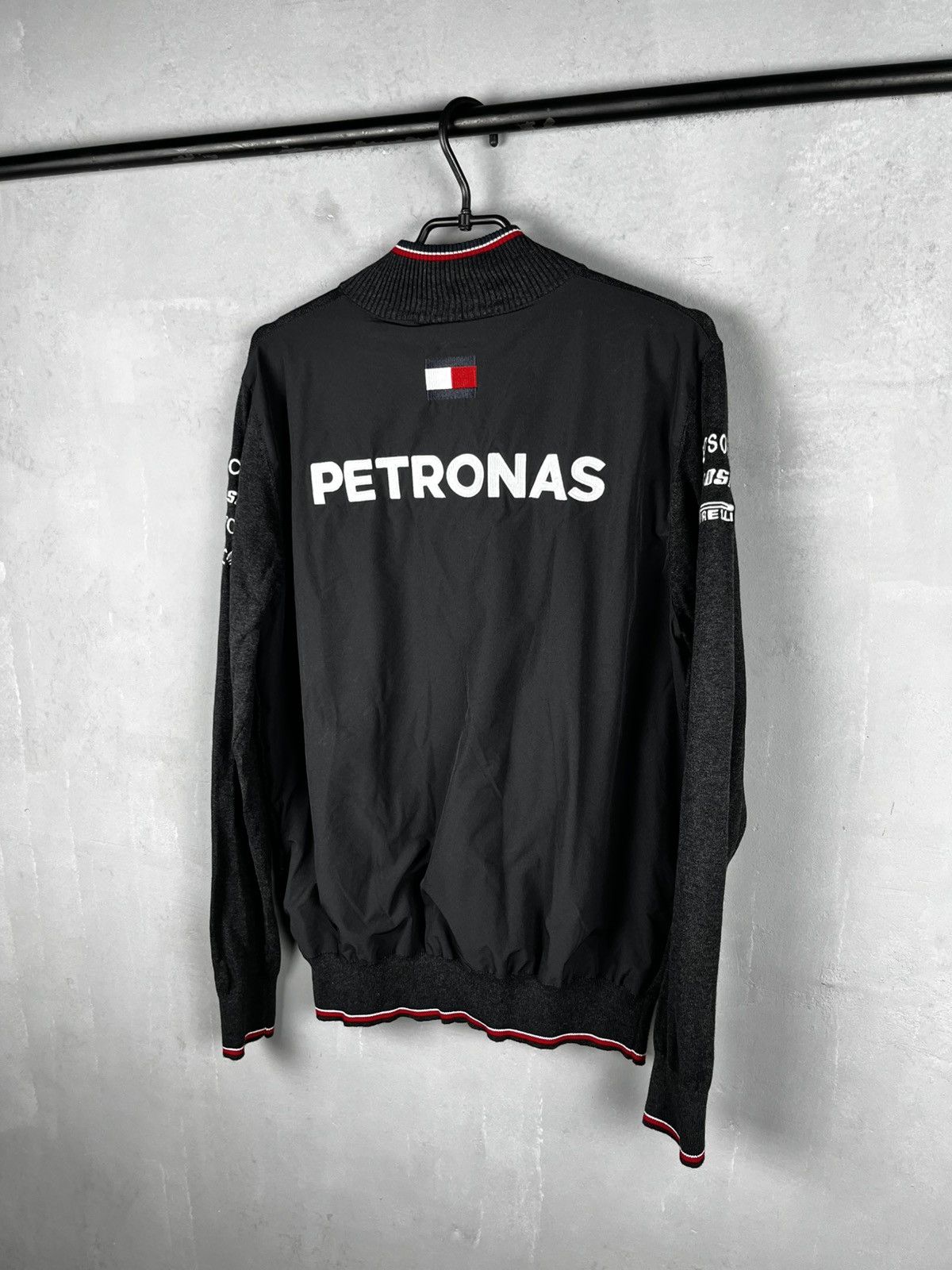 Mercedes-Benz Petronas AMG sweater size L Size US L / EU 52-54 / 3 - 2 Thumbnail