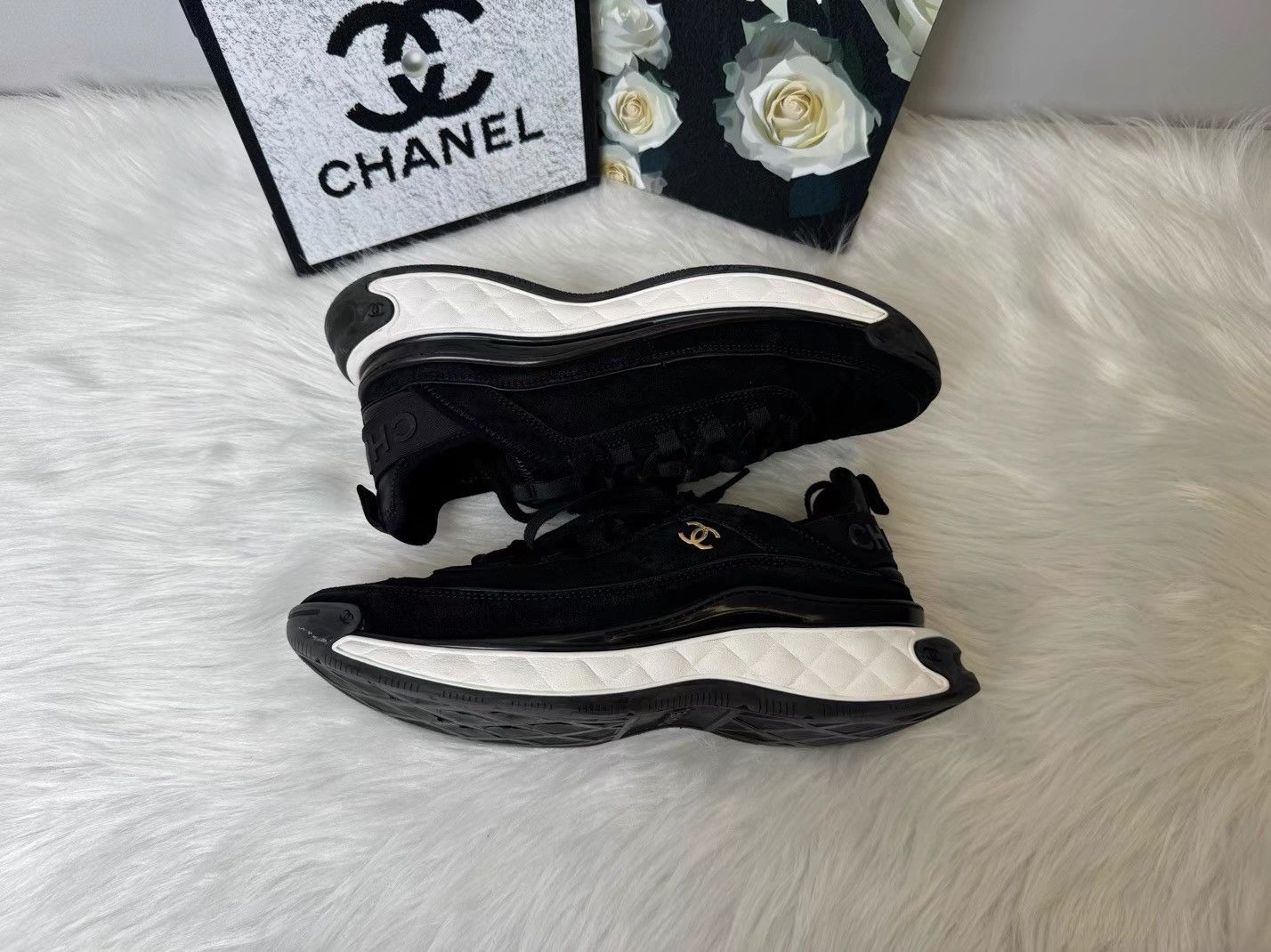 Chanel CHANEL Black Suede CC Logo Air Cushion Sneakers K36 Size US 10 / EU 43 - 7 Thumbnail