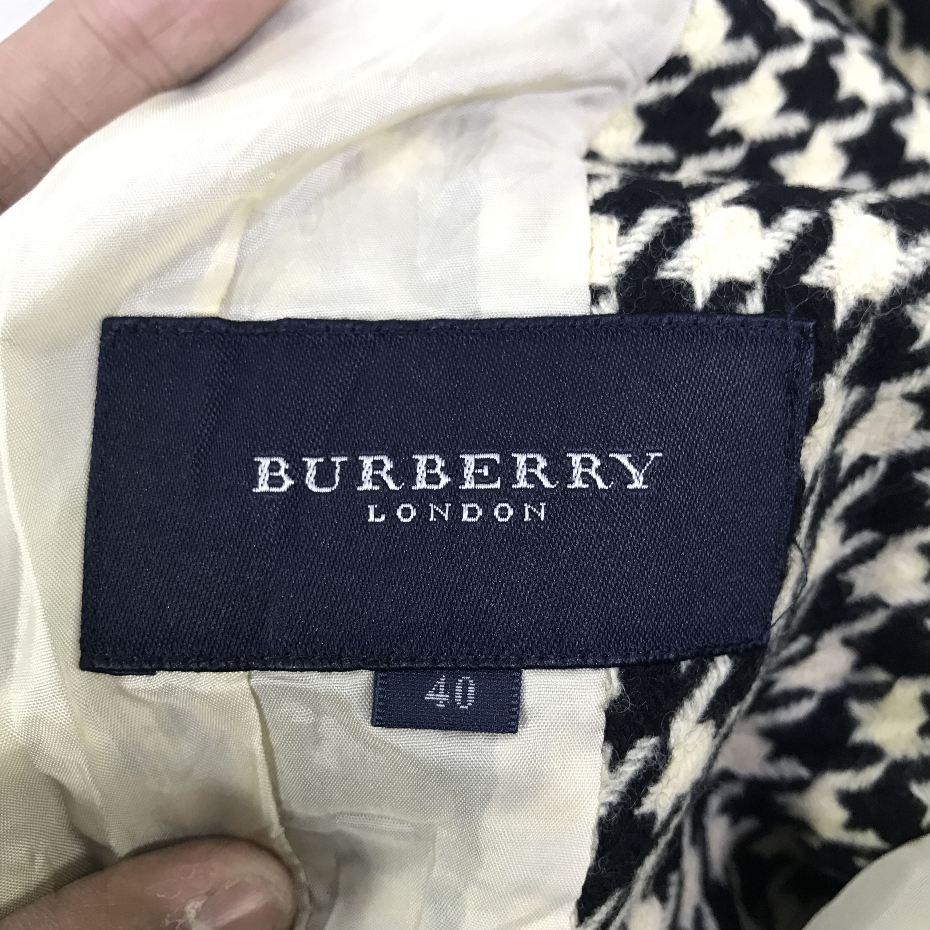 Burberry Vintage Burberry London Wool button Jacket K96B5 Size US M / EU 48-50 / 2 - 12 Thumbnail