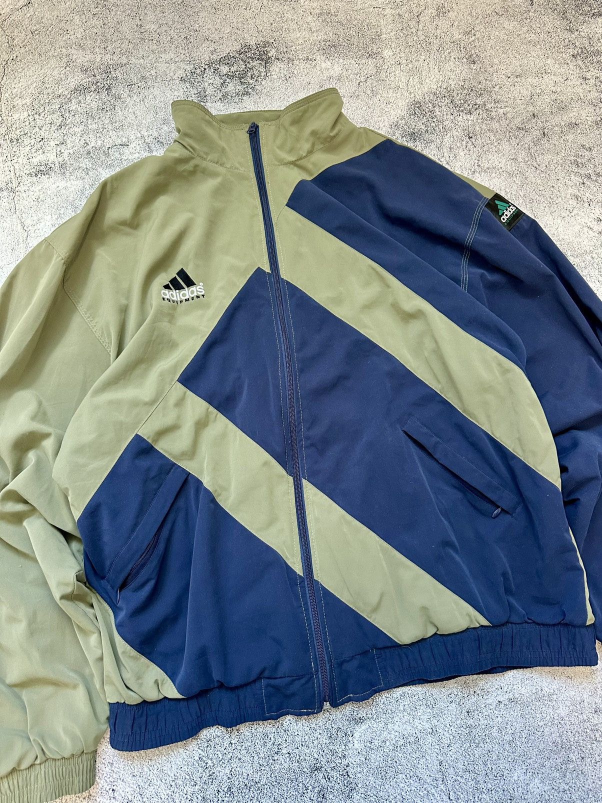 Adidas Vintage Adidas Equipment Double-Sided Jacket Big Logo E Size US L / EU 52-54 / 3 - 6 Thumbnail