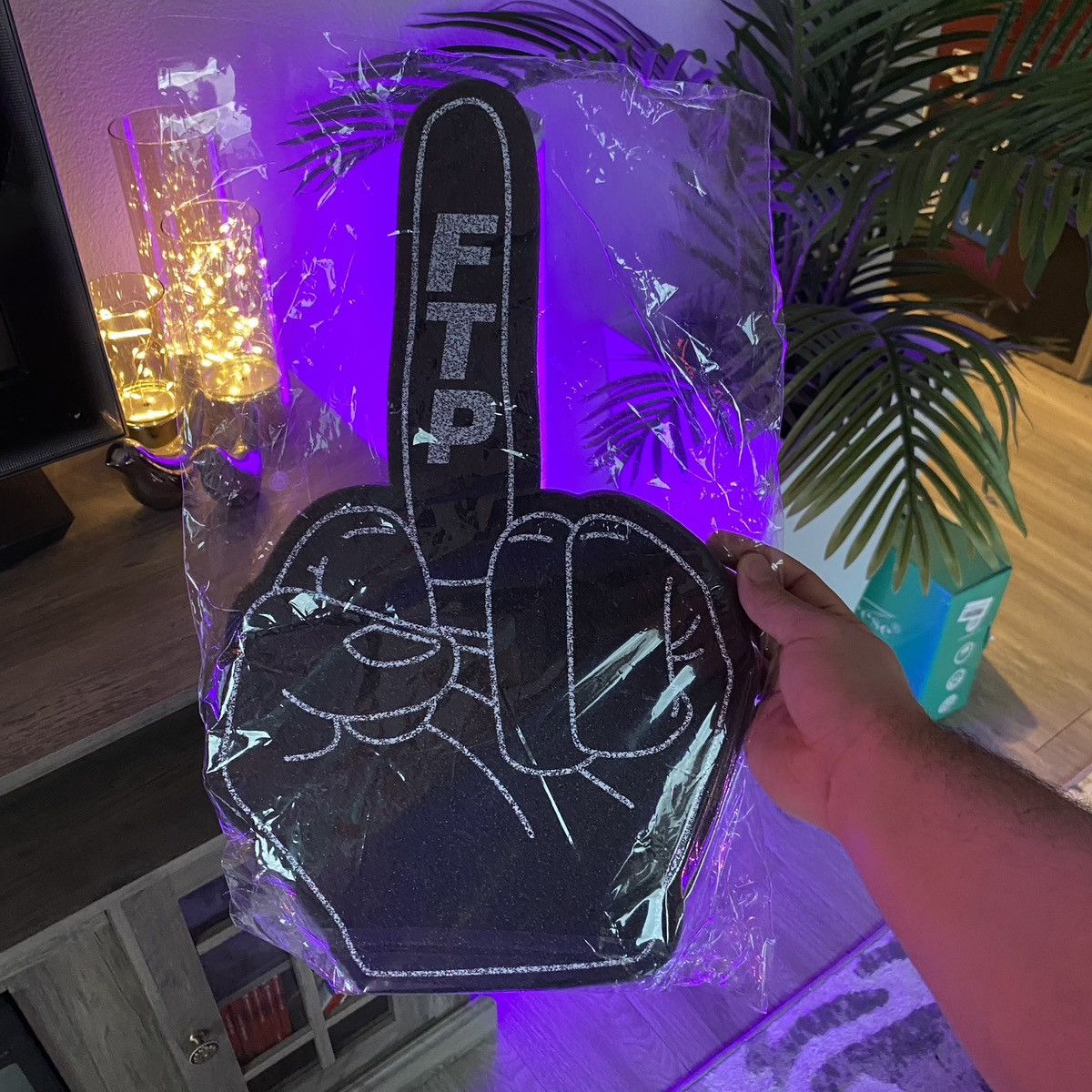 Fuck The Population FTP Foam Middle Finger Size ONE SIZE - 2 Thumbnail