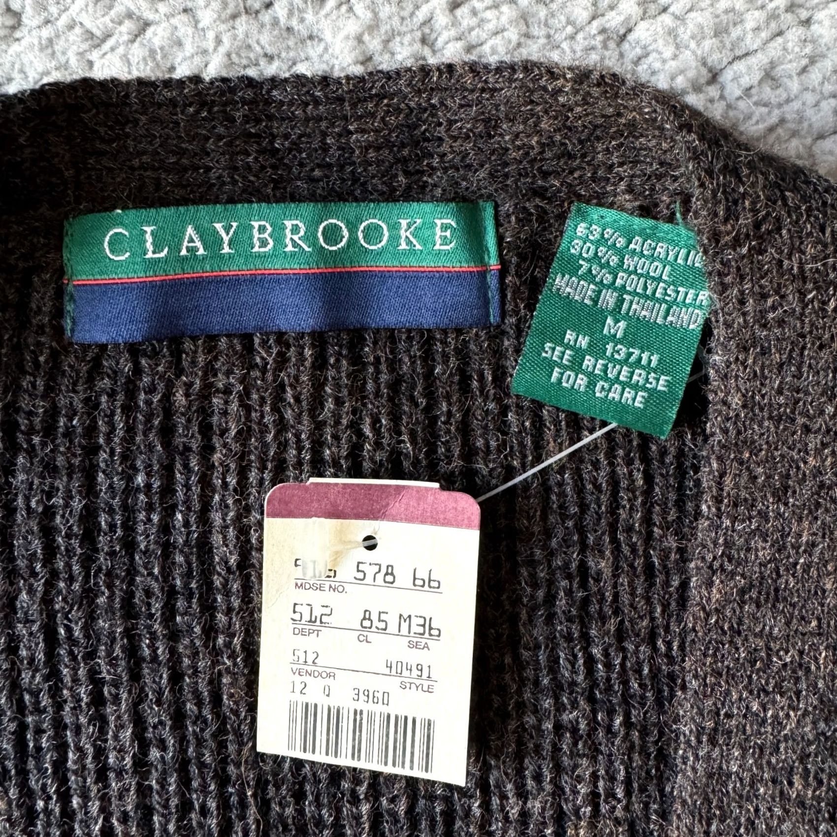 Vintage VINTAGE Claybrooke Sweater Mens Medium Brown Vest Wool Blend V Neck Golf Grandpa Size US M / EU 48-50 / 2 - 3 Thumbnail