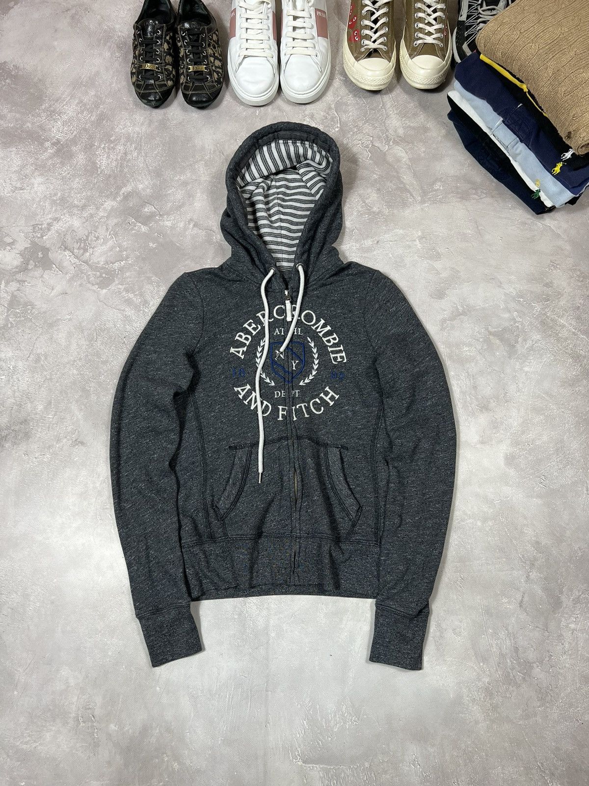 Abercrombie & Fitch Vintage Abercrombie Fitch Zip Hoodie Size S / US 4 / IT 40 - 1 Thumbnail