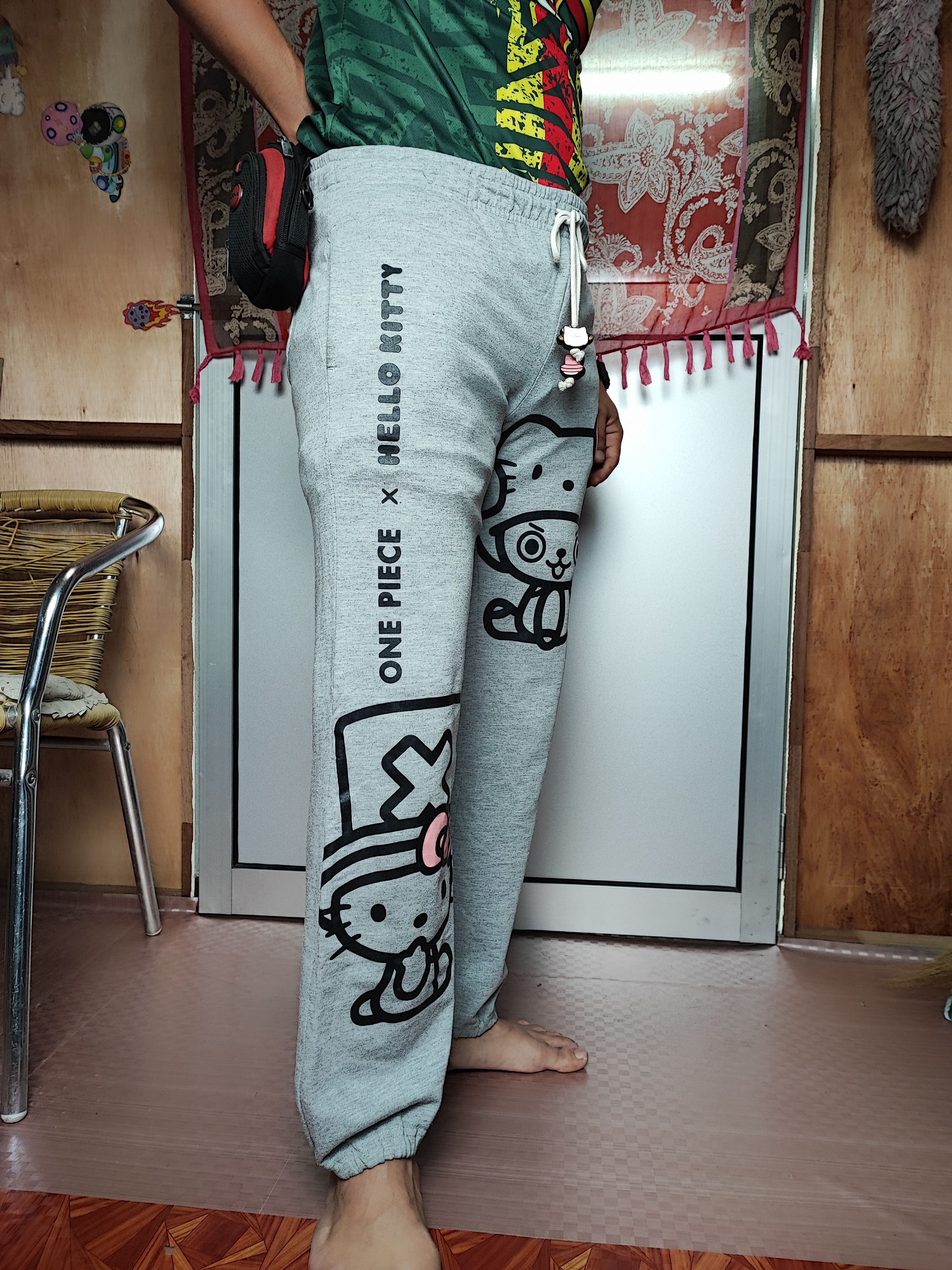 Anime × One Piece ONE PIECE X HELLO KITTY JOGGER SWEATPANTS Size US 33 - 3 Thumbnail