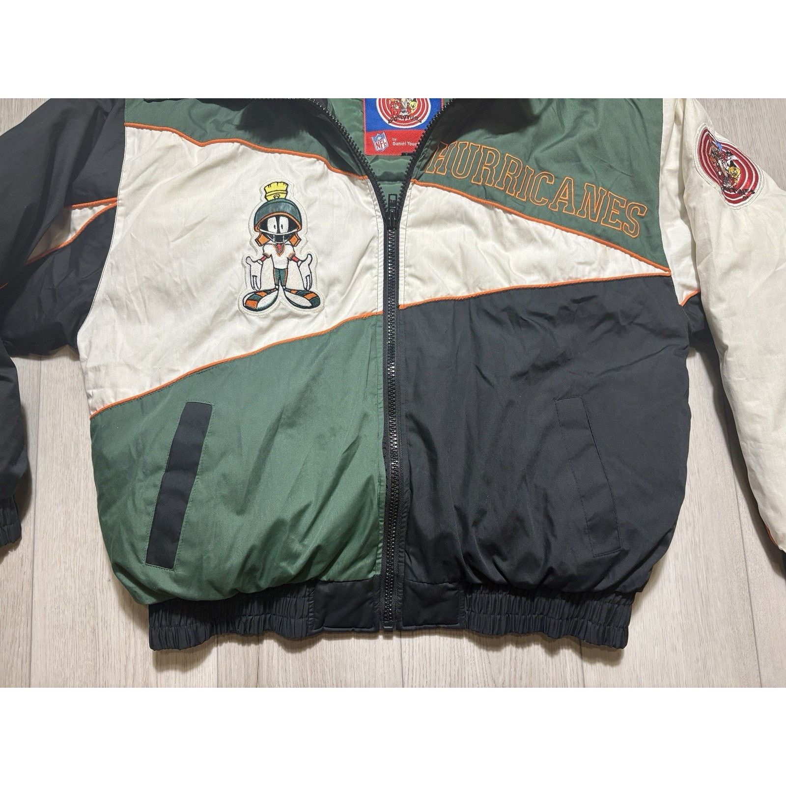 NFL Daniel Young X Looney Tunes Miami Hurricanes Puffer L Size US L / EU 52-54 / 3 - 9 Thumbnail