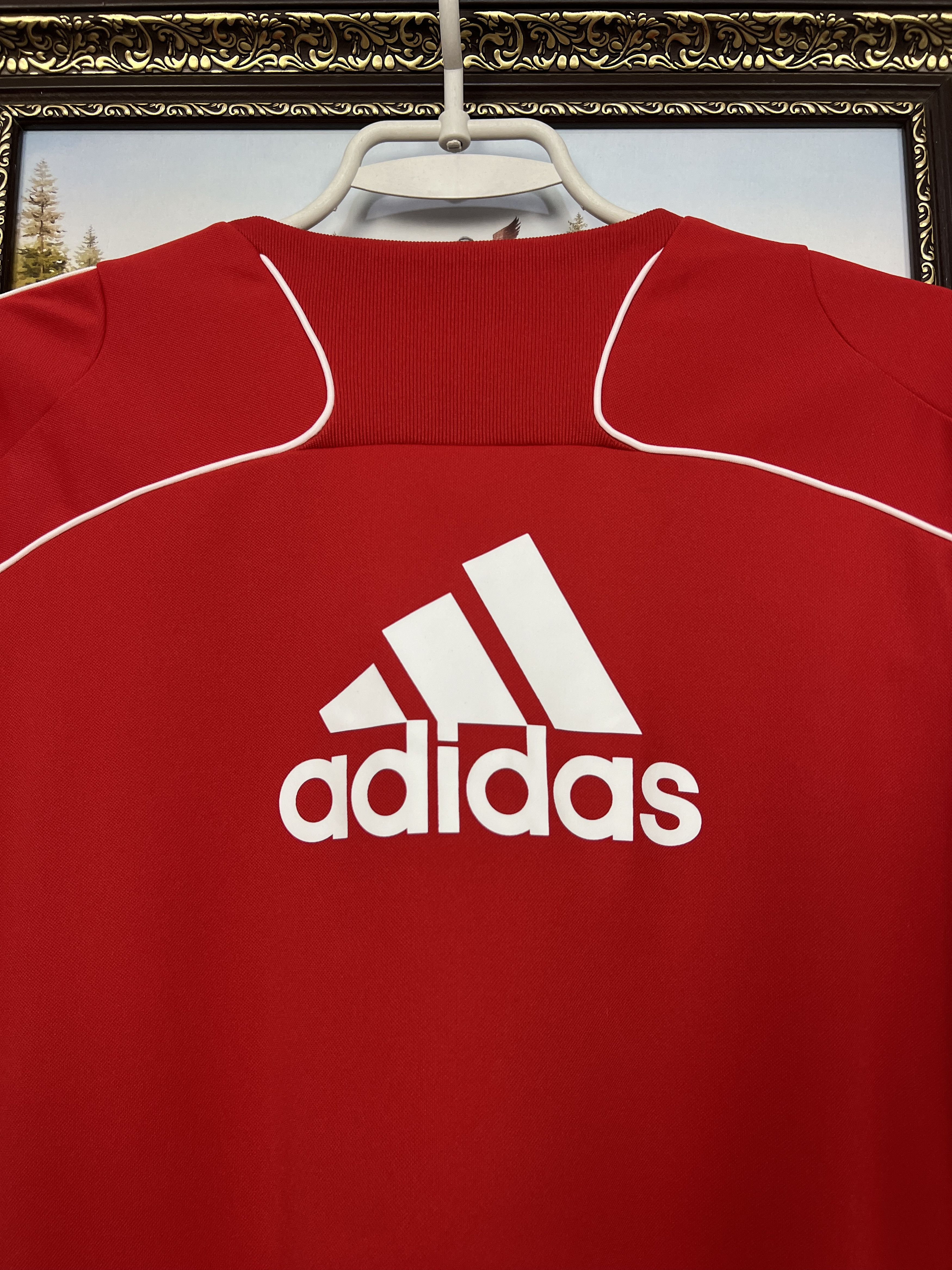 Adidas Vintage Adidas Liverpool Football Sweatshirt Soccer Crewneck Size US L / EU 52-54 / 3 - 16 Thumbnail