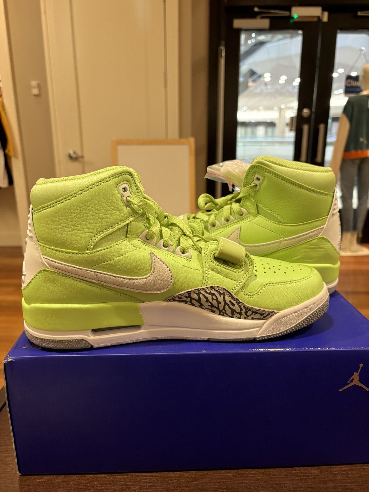Jordan Brand Jordan Legacy 312 NRG Size US 10.5 / EU 43-44 - 3 Thumbnail