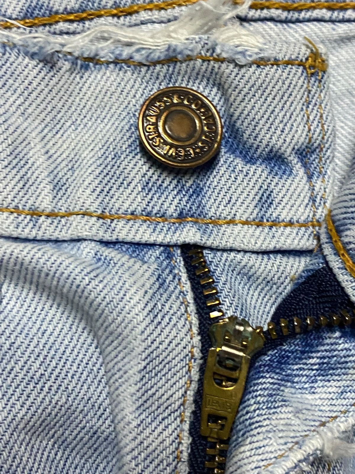Levi's Vintage Clothing Vtg Levis 501 Orange Tab Light Wash Distressed Loose Jeans Size US 30 / EU 46 - 9 Thumbnail