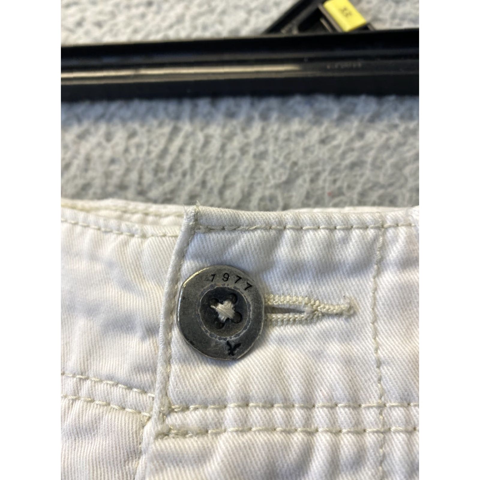 American Eagle Outfitters American Eagle Outfitters Longboard Shorts - Men’s 30 khaki / 95-39, Regular, Tan, Chino, Light, 30, American Eagle Outfitters, Men, 95-39 Size US 30 / EU 46 - 4 Thumbnail